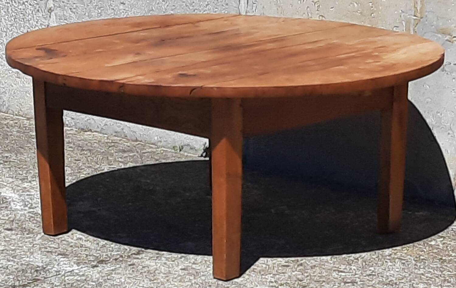 Folding coffee table.