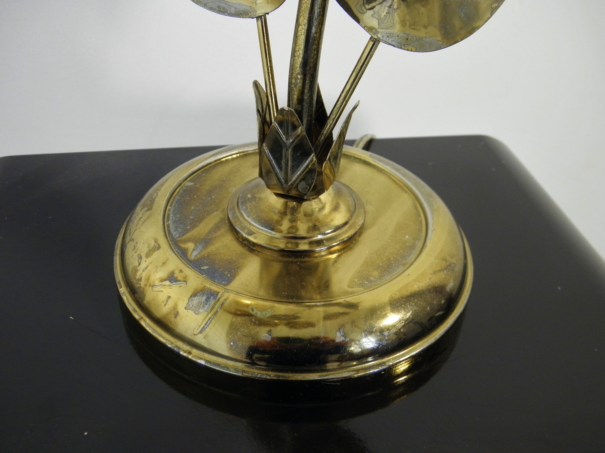 Lampe feuillage en métal doré vintage 1970