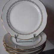 6 dessert plates in porcelain from Sologne "La Motte in good condition.