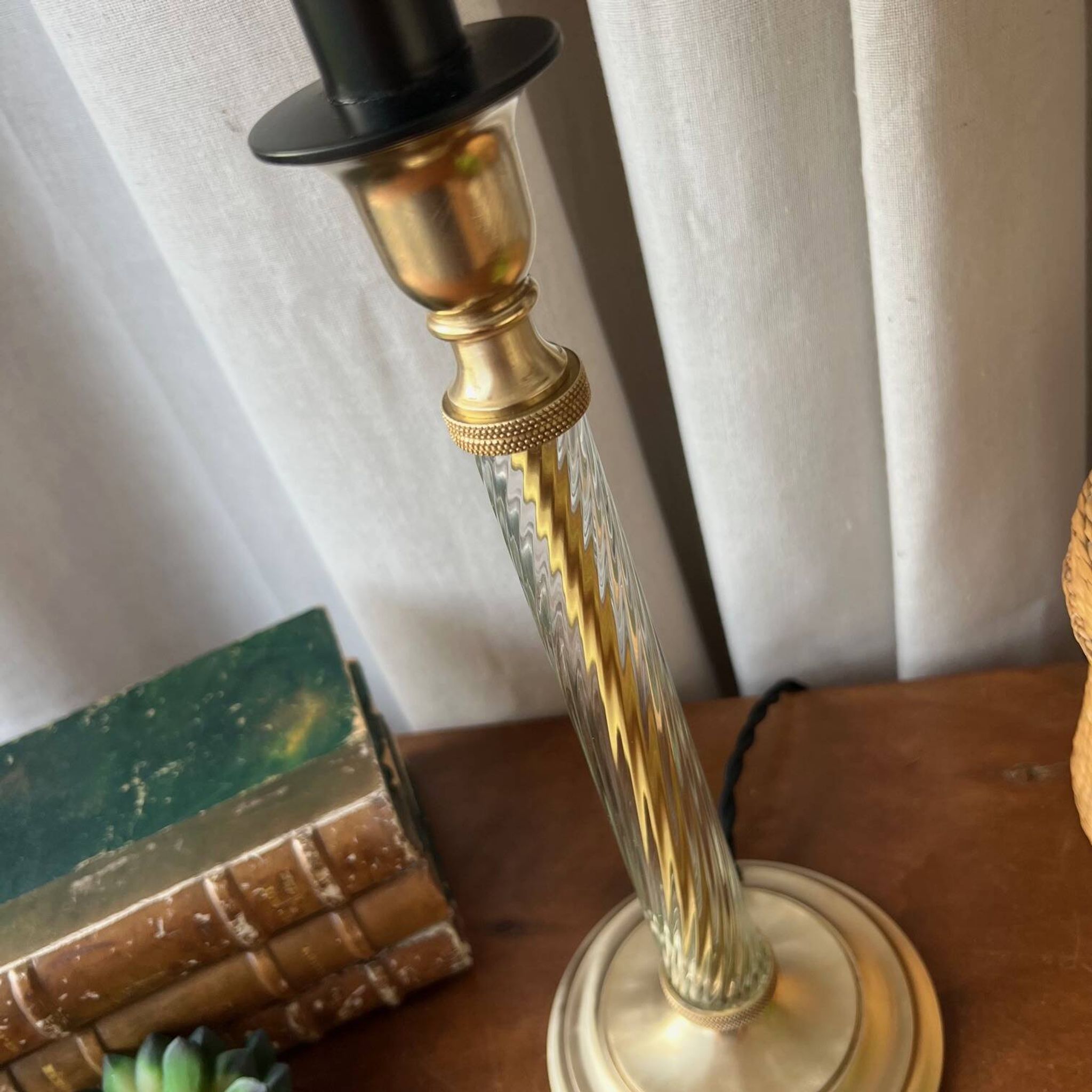English lamp in brass and altuglass