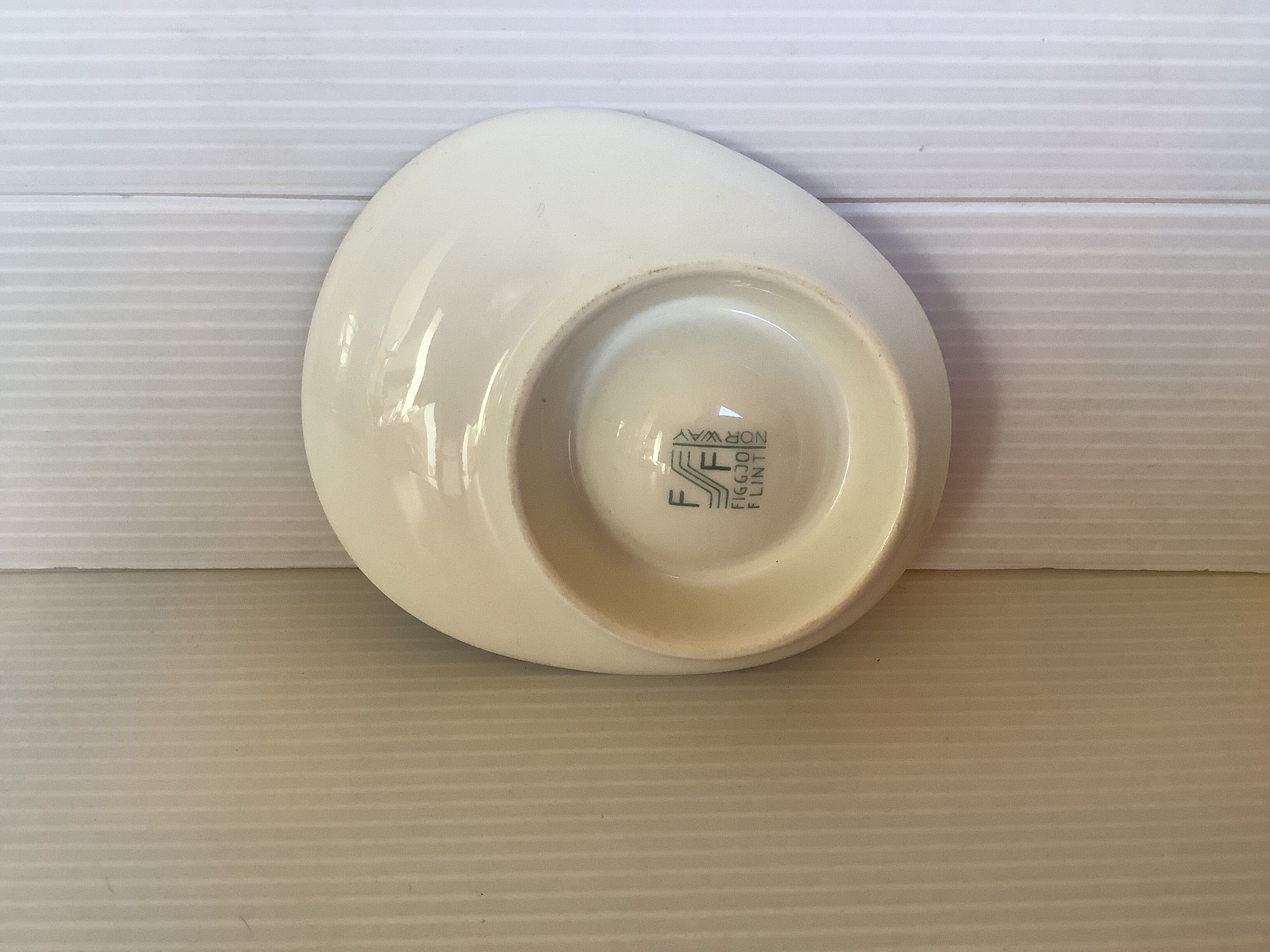 Egg cup flower norway turi gramstad Oliver