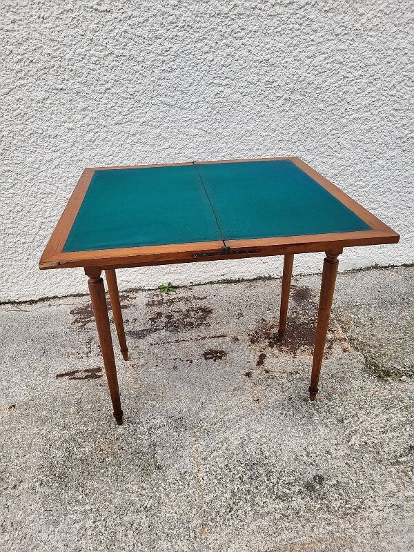 Table a jeux avec plateau a damiers