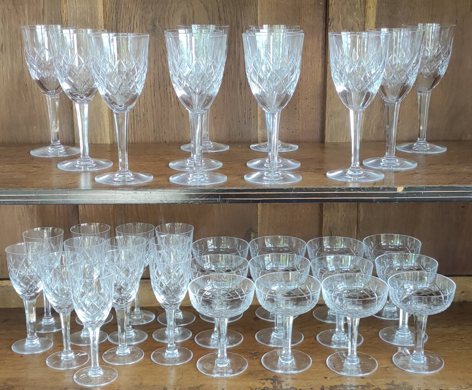 Série de 36 verres coupes cristal taillé/cristallerie de Lorraine