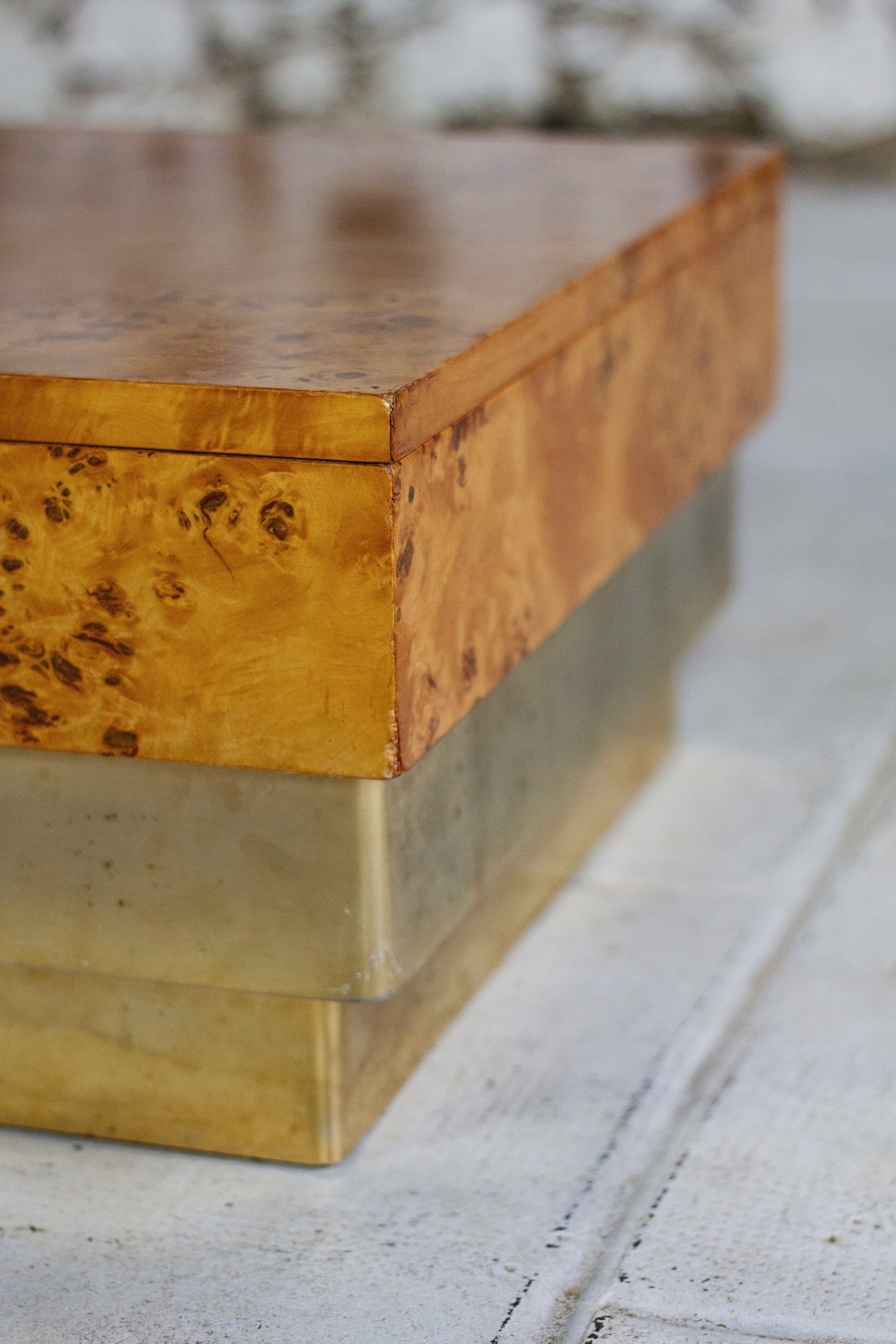 Coffee table in elm burl and brass, 1970