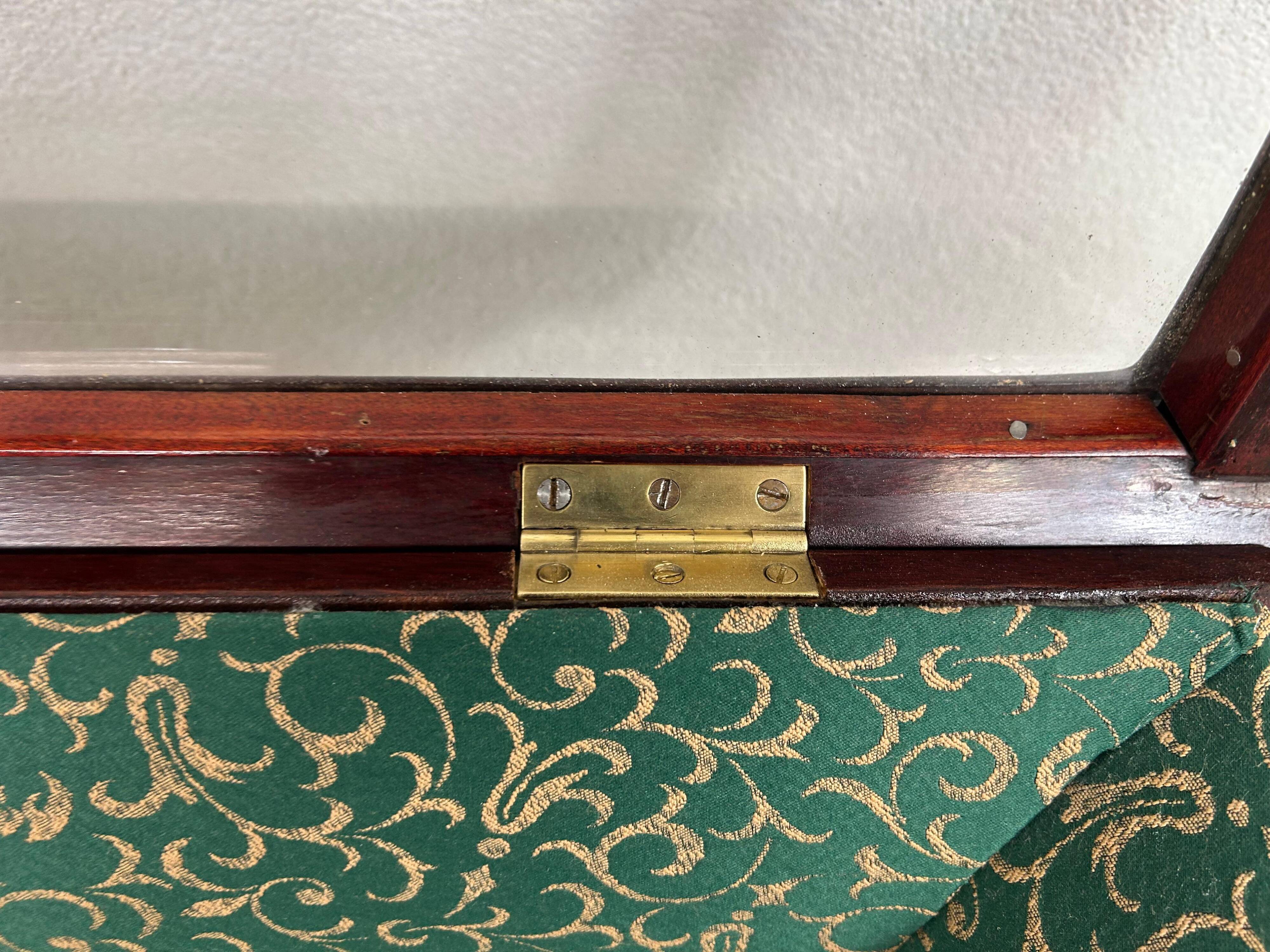 Art Deco display table in mahogany