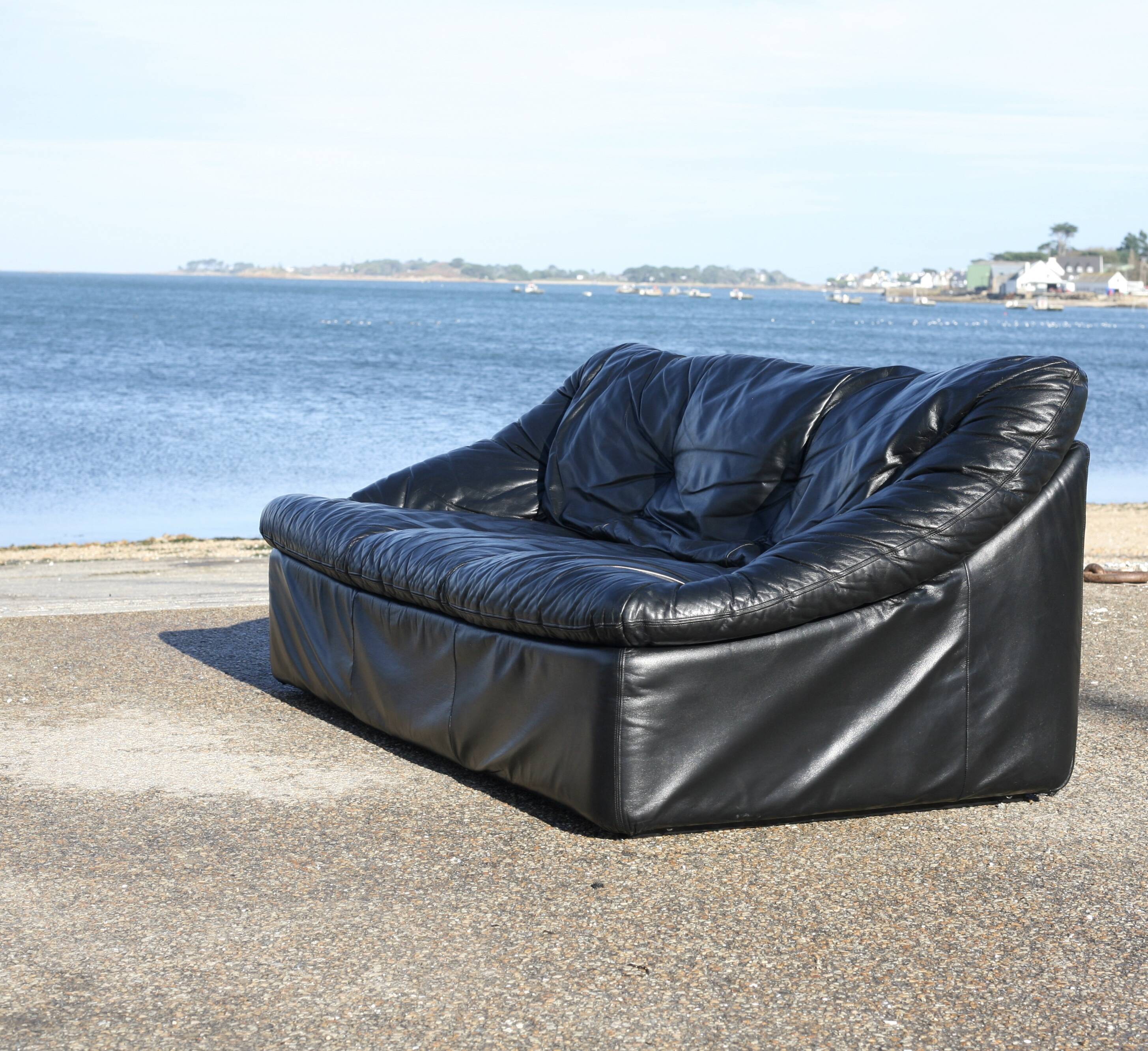 Sofa by De Pas, D'Urbino and Lomazzi, France, 1980s, black leather, Cinna