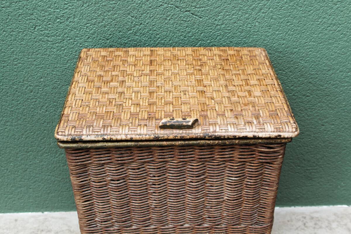 Woven wicker laundry basket