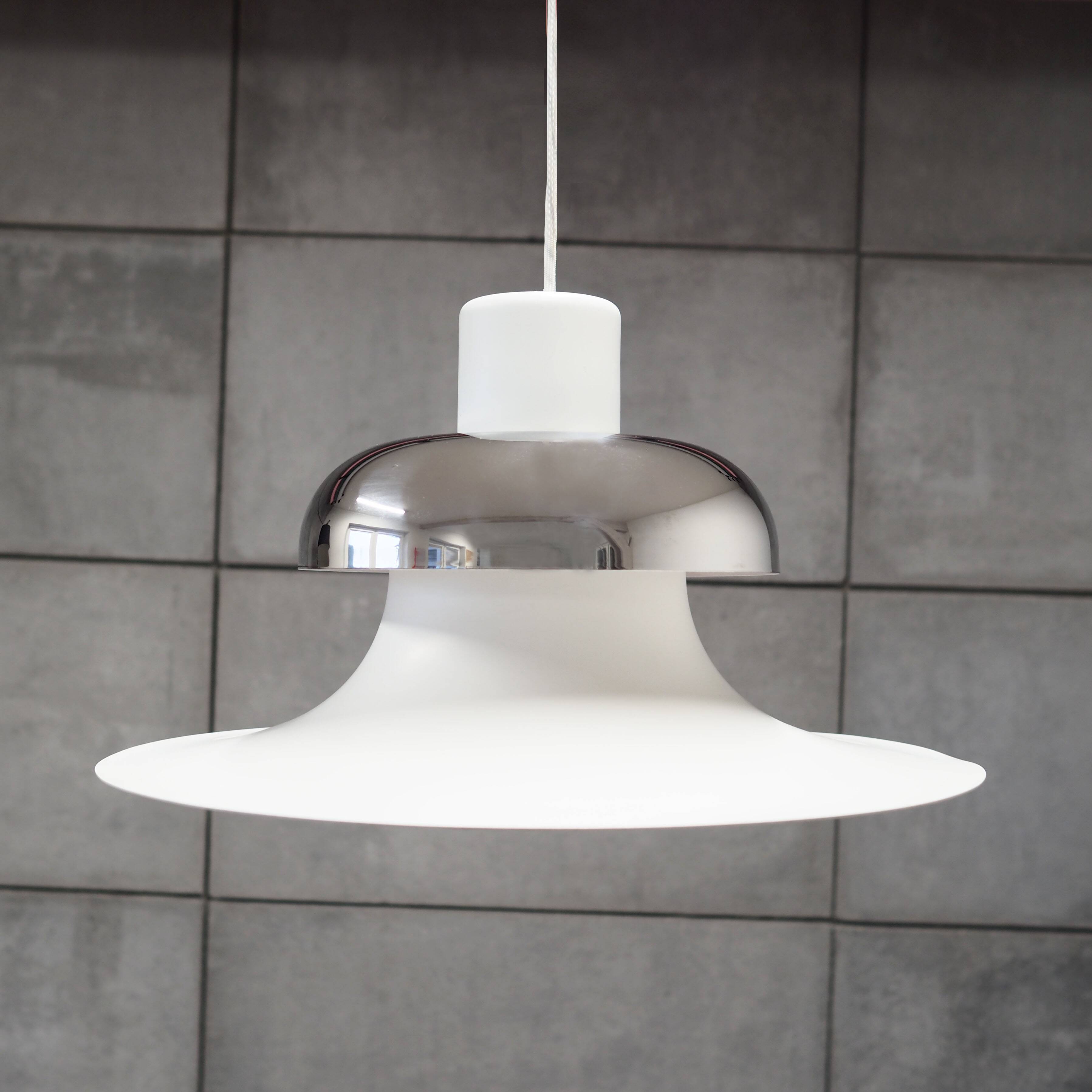 Suspension, design danois, années 1970, designer : Andreas Hansen, fabricant :