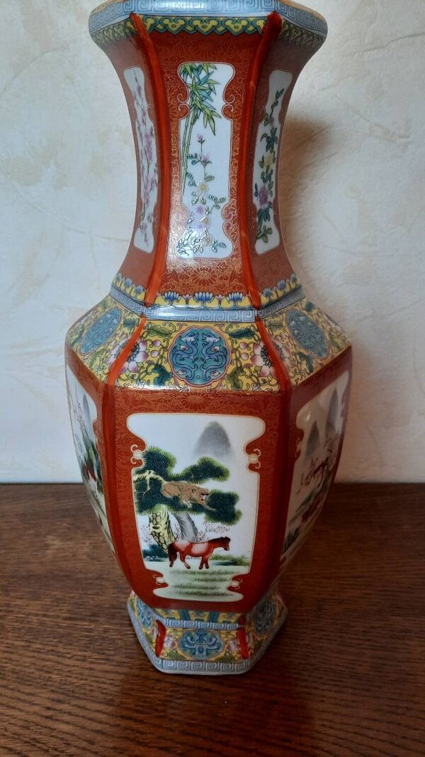 Vase chinois en porcelaine famille rose