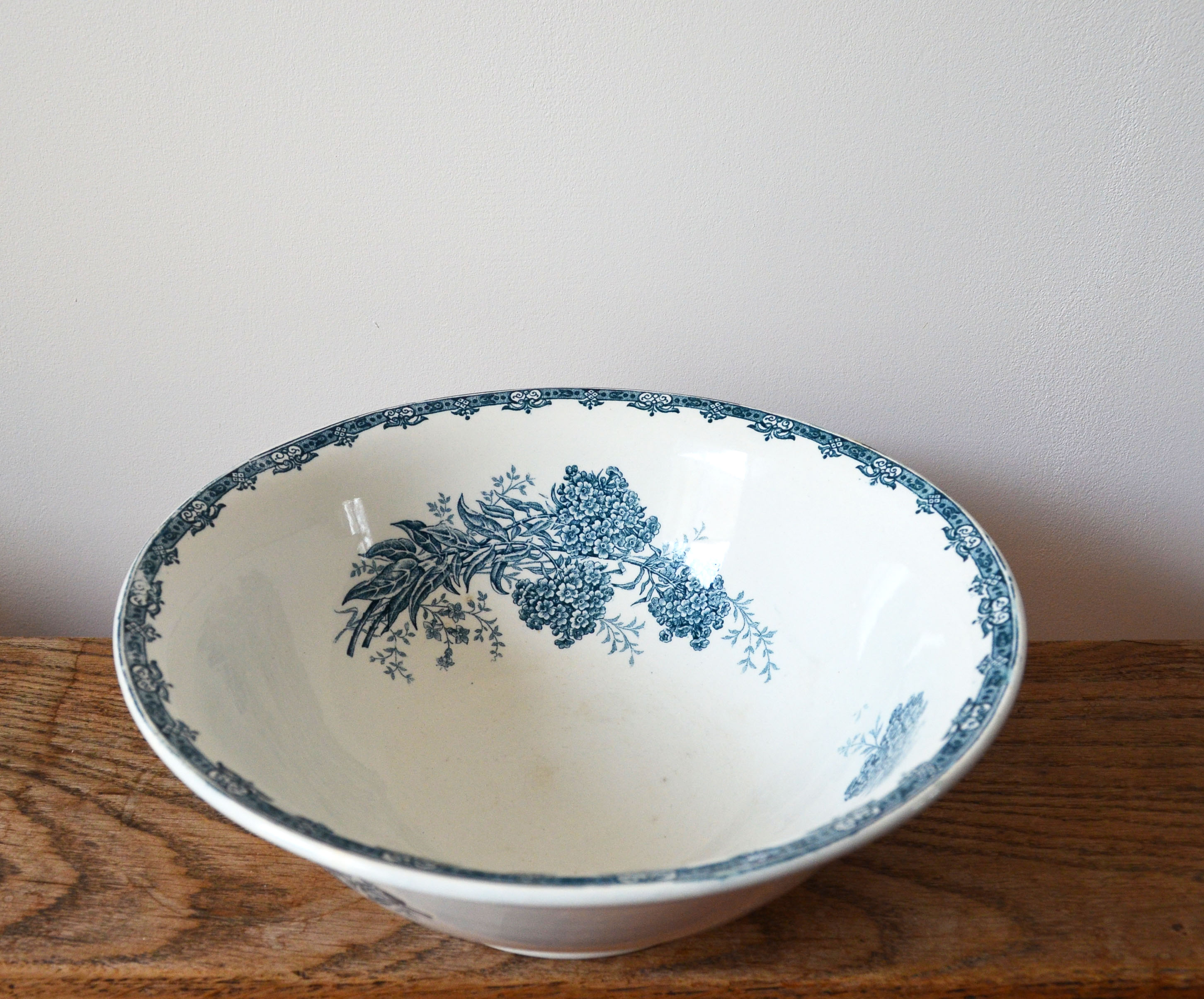 Salad bowl faience blue decoration