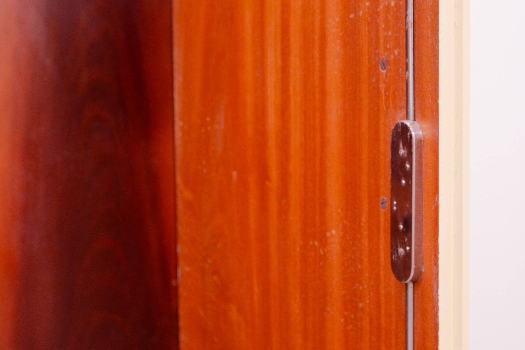 Armoire Bauhaus, années 1930, Tchécoslovaquie