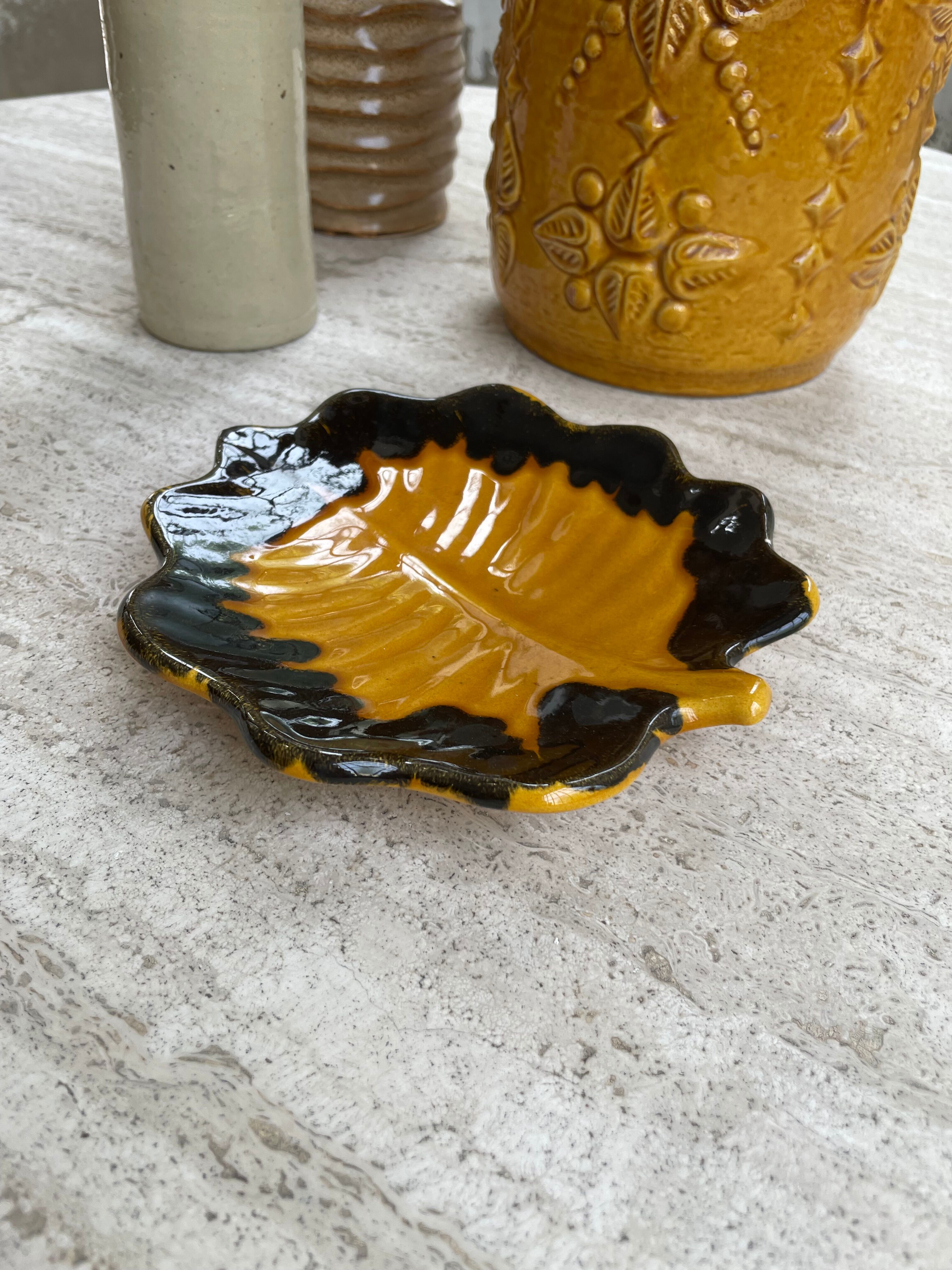 Yellow and black leaf dish
