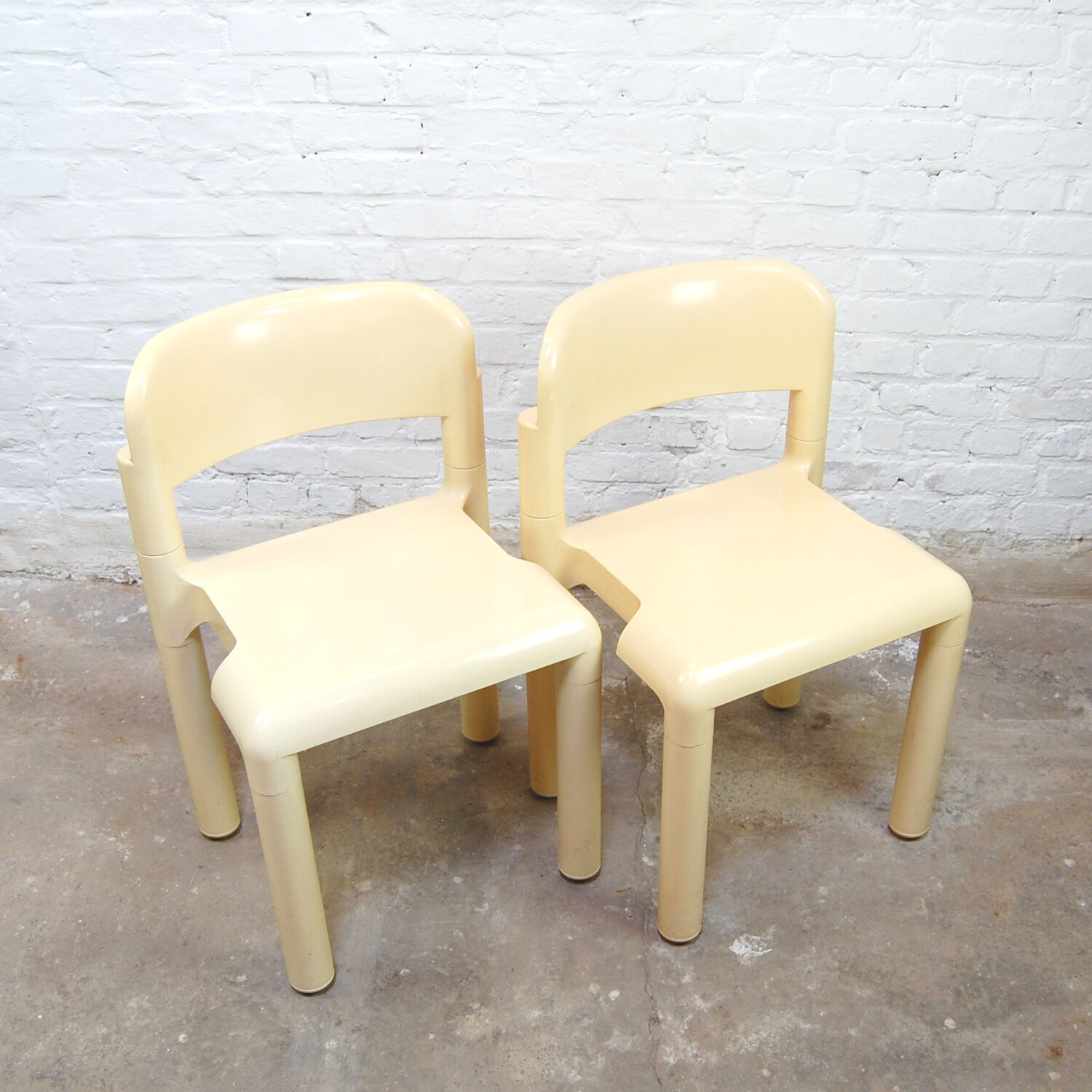Plastic chairs UPO by Eero Aarnio 1979