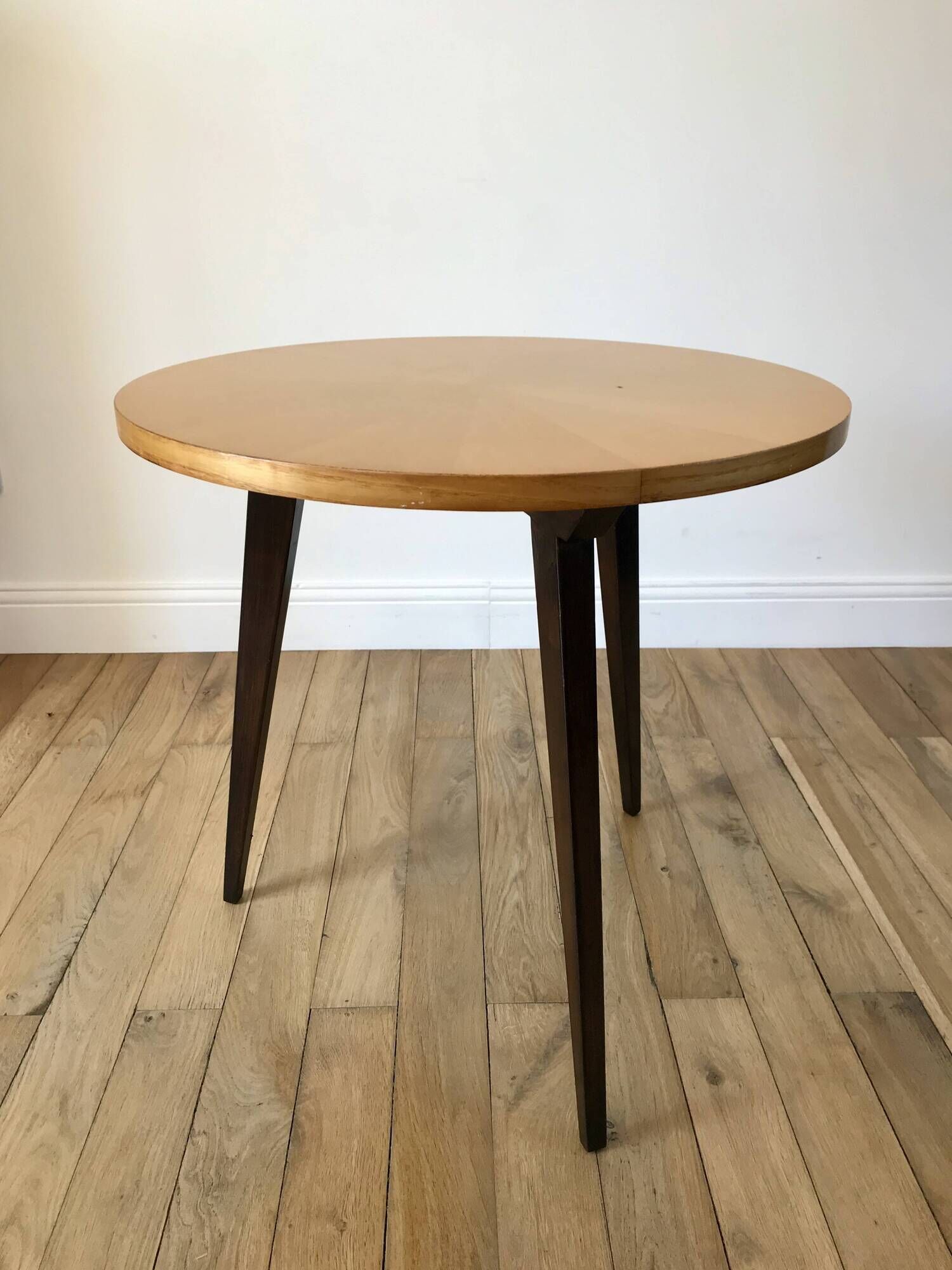 Tripod coffee table in wood and two-tone marquetry Scandinavian design 50s-60s