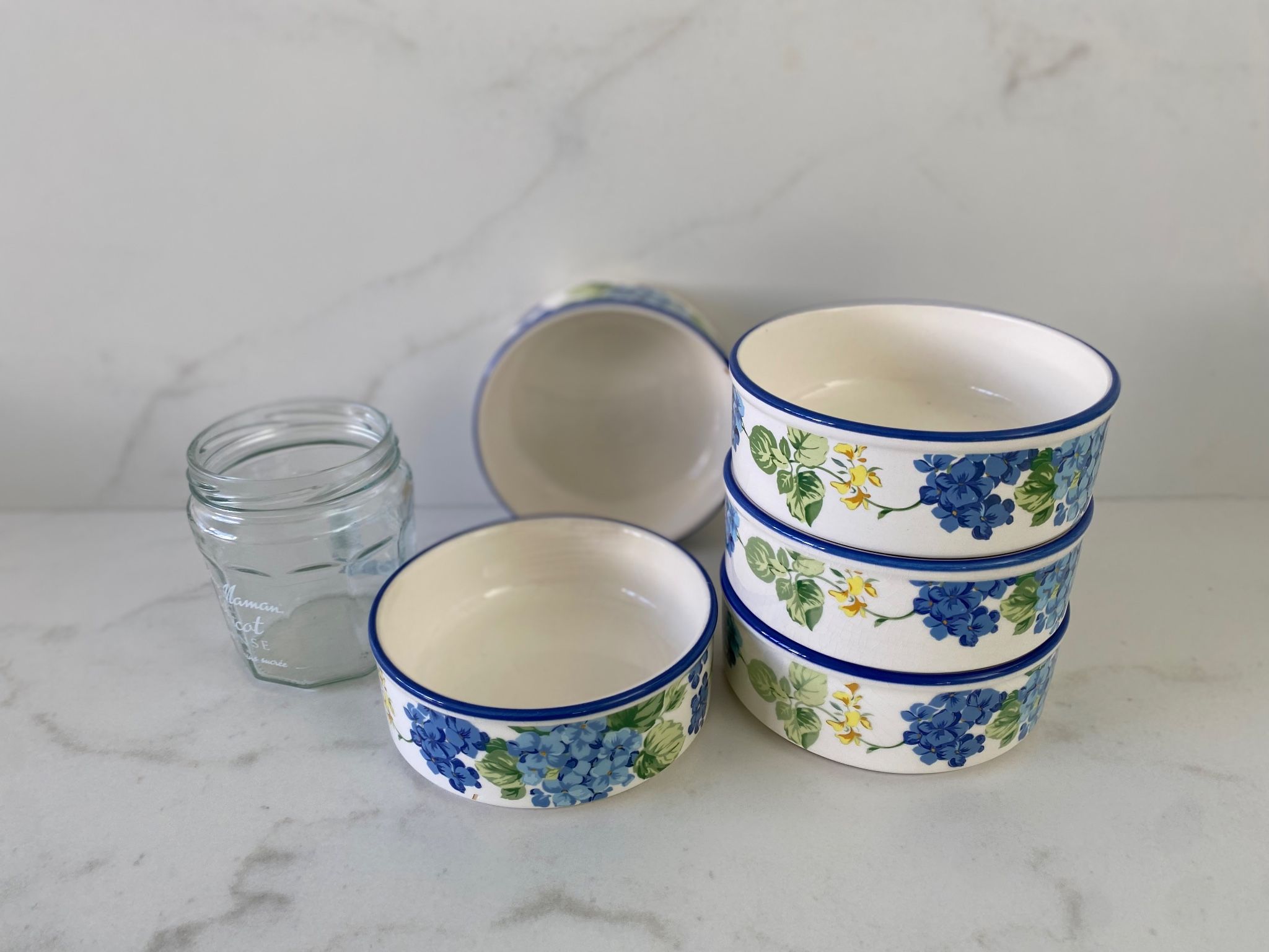 "Hortensia" table service from Luneville, earthenware, 80 pieces