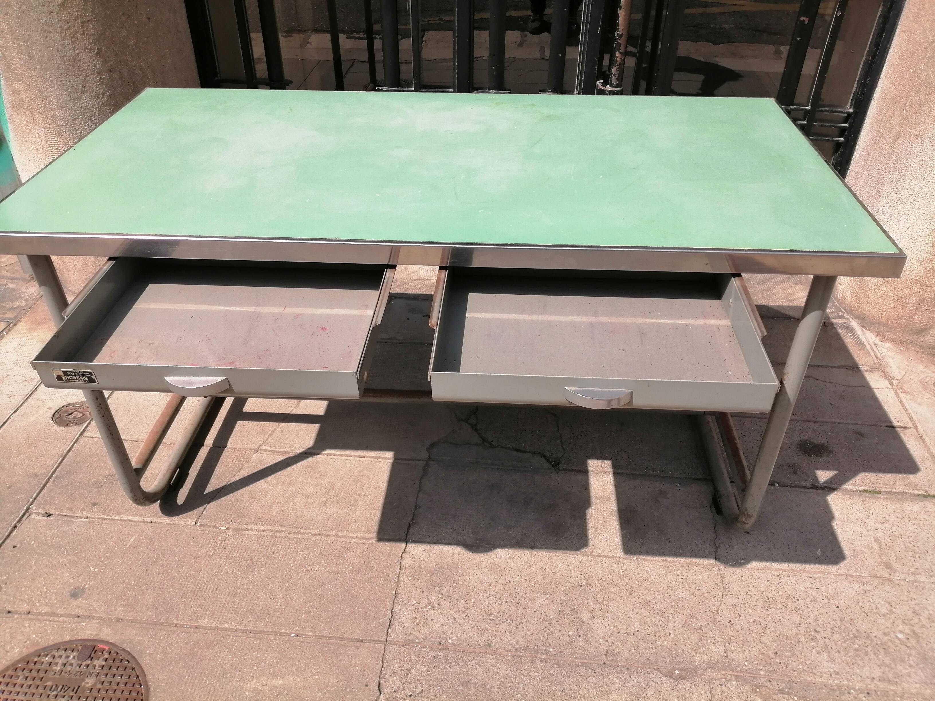 Former metal post desk "simmons"