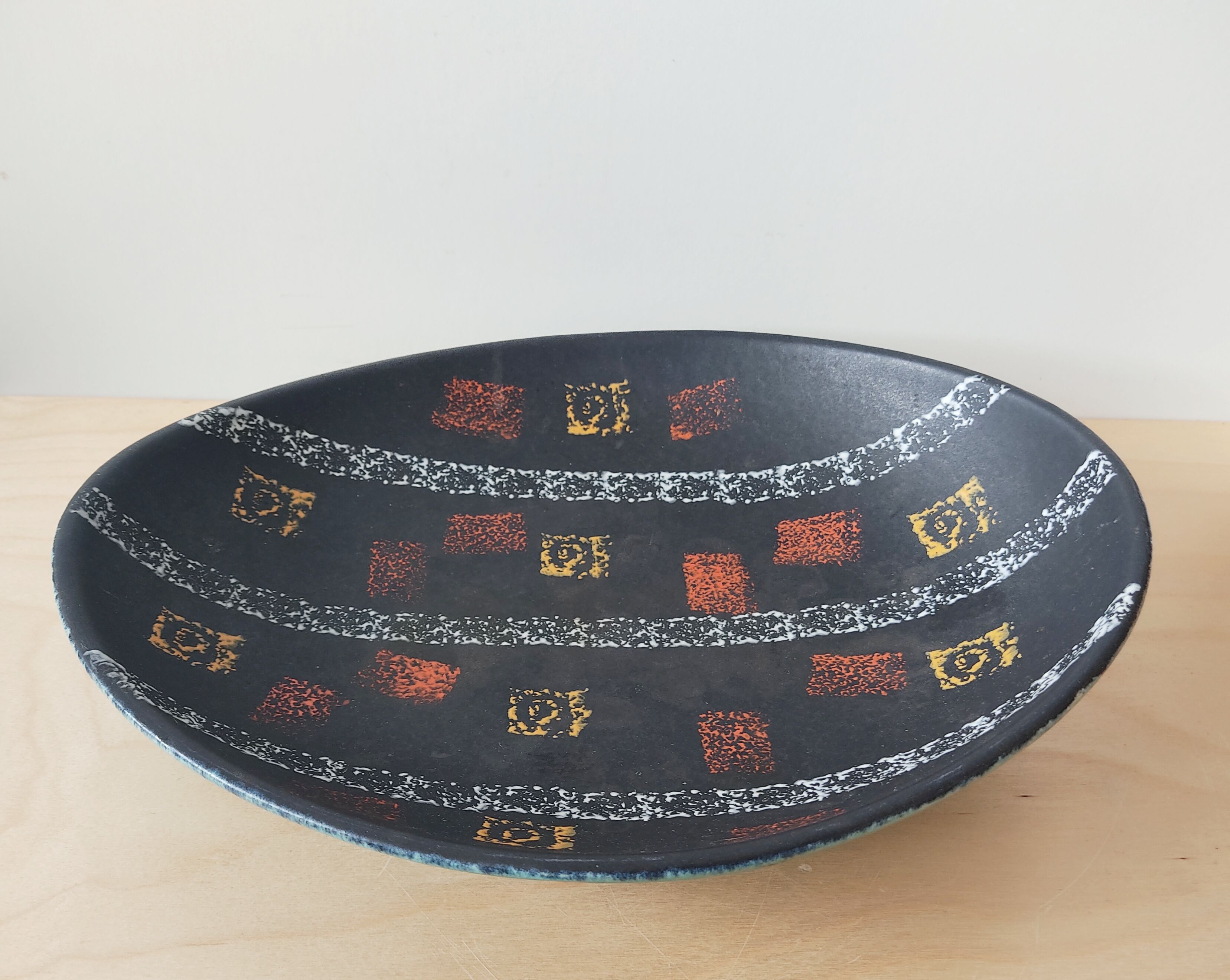 Flat empty pocket oval West Germany