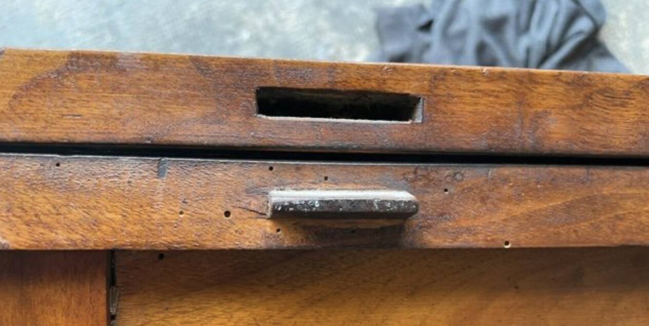 Half-moon table