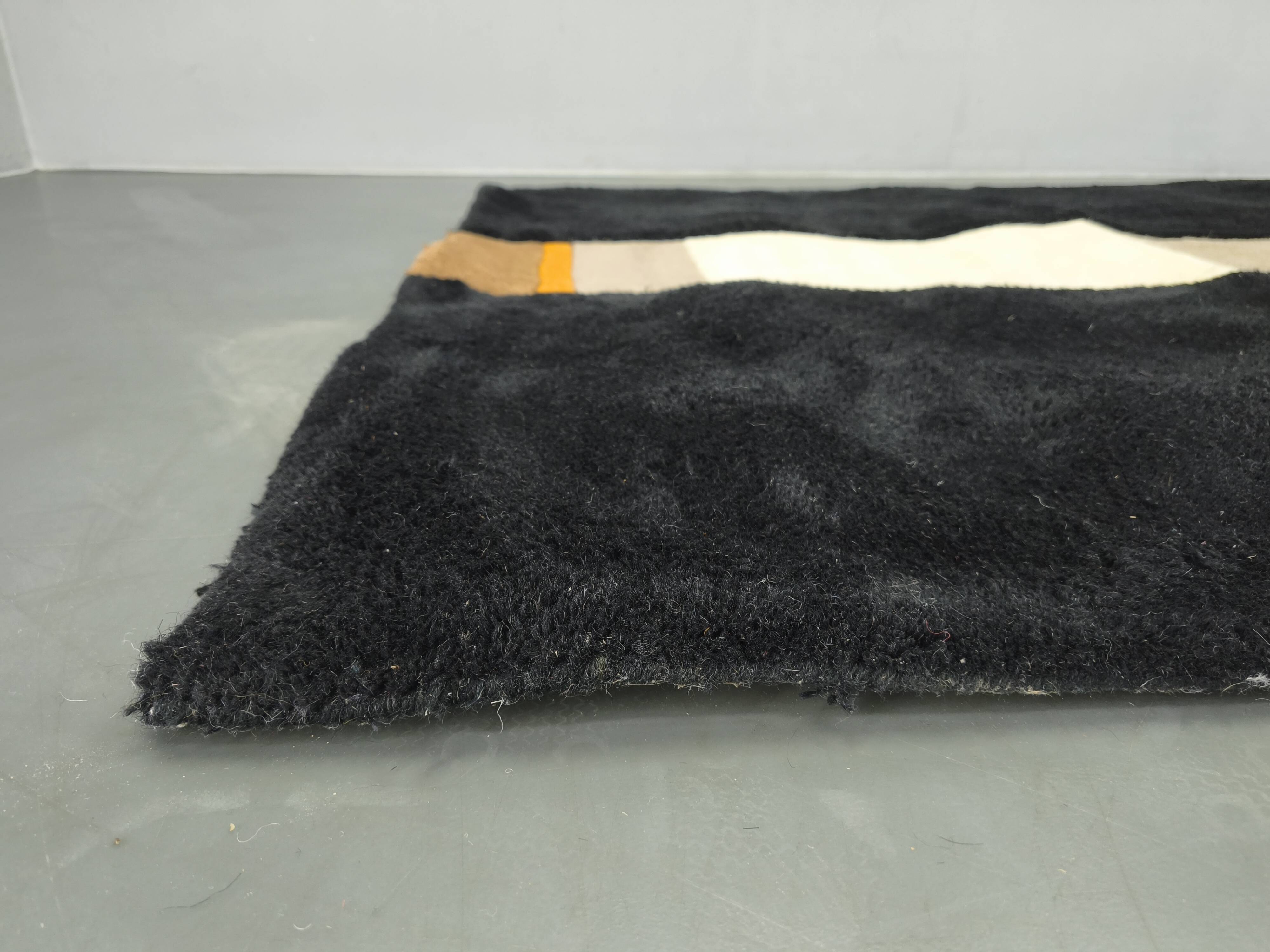 Hand-tufted wool rug by C. Olesen, Graphic design, 1990s