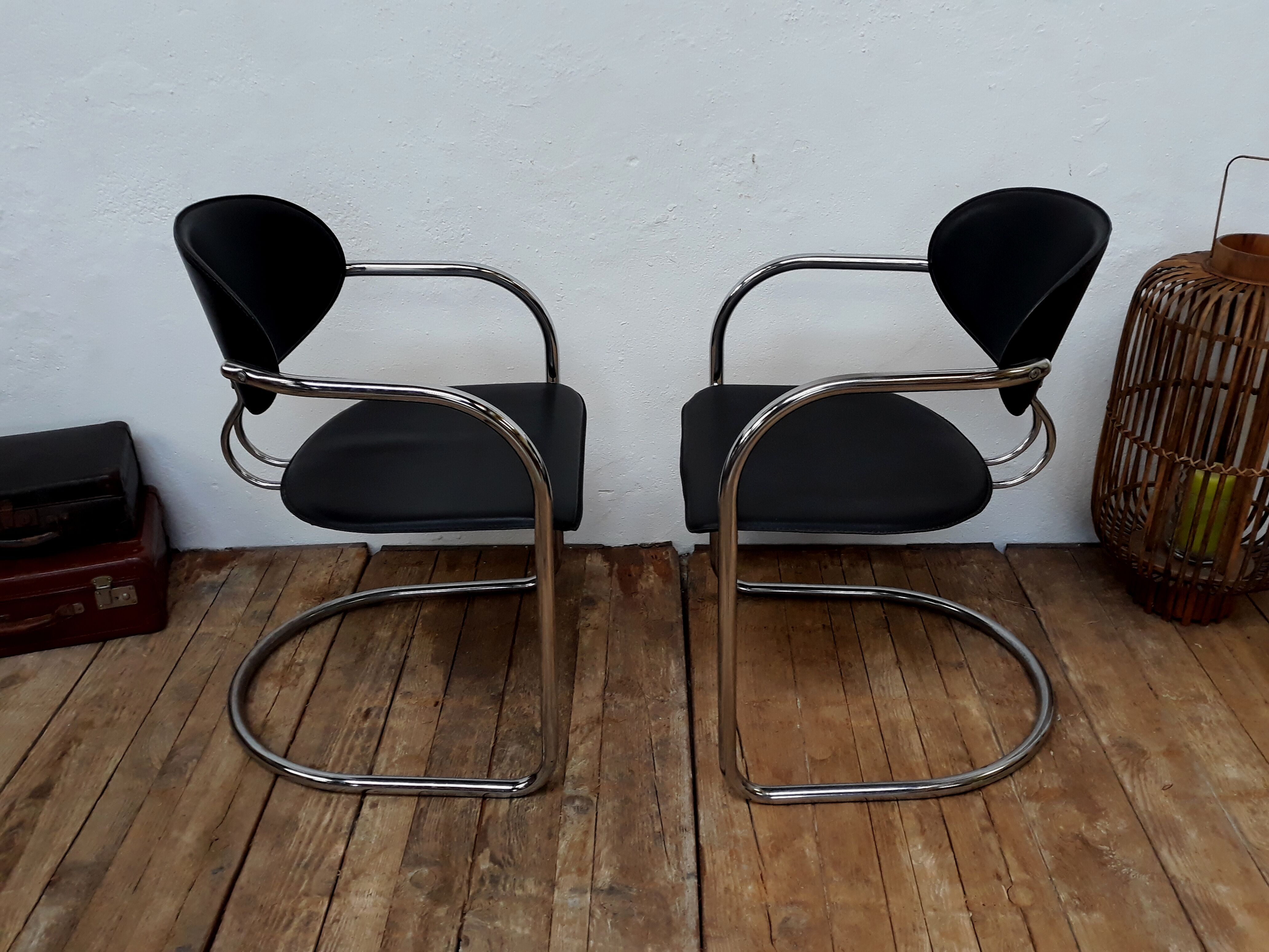 2 armchairs vintage chromed metal and Italian design leather