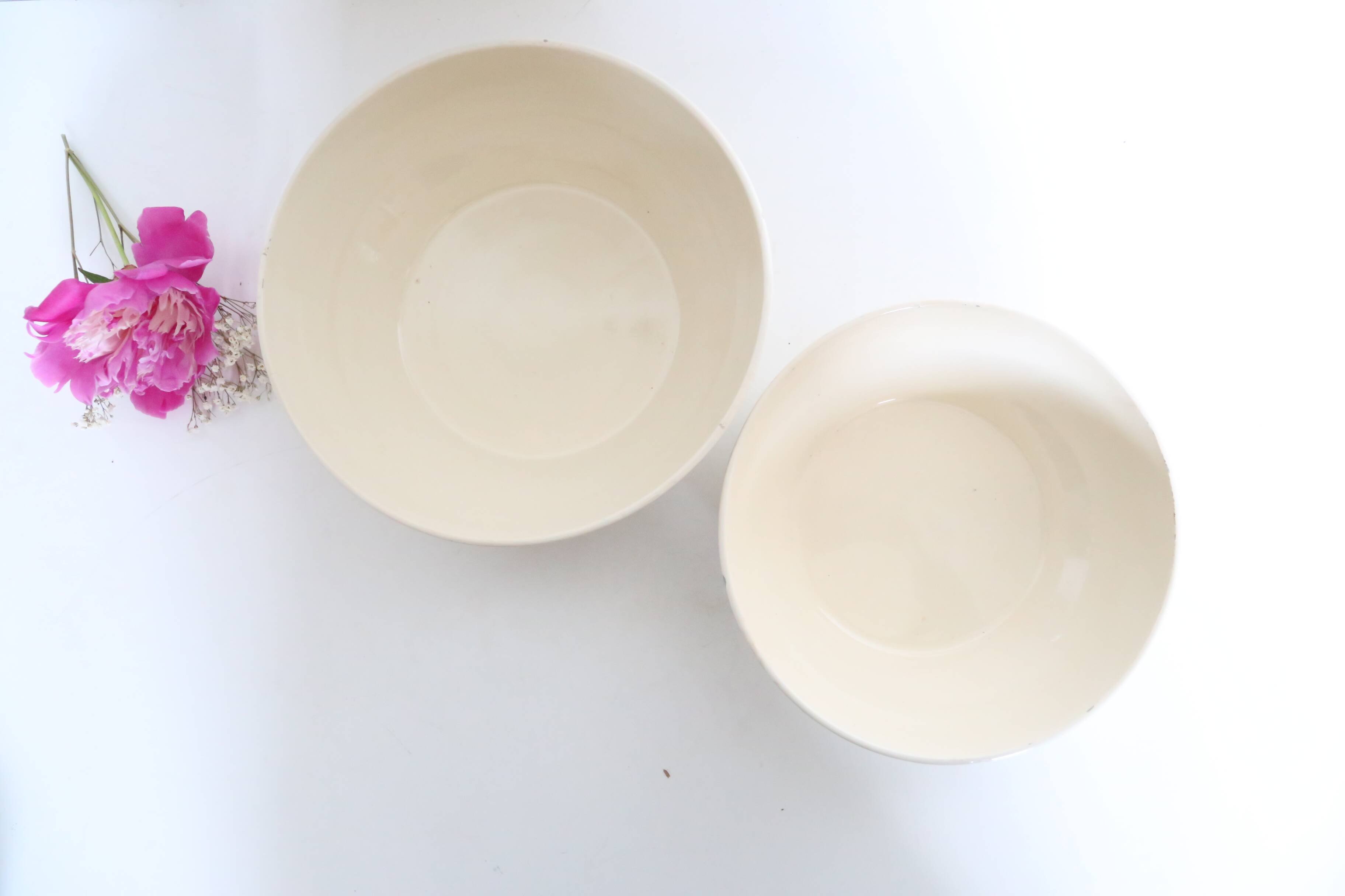 pair of salad bowls, French earthenware, bistro
