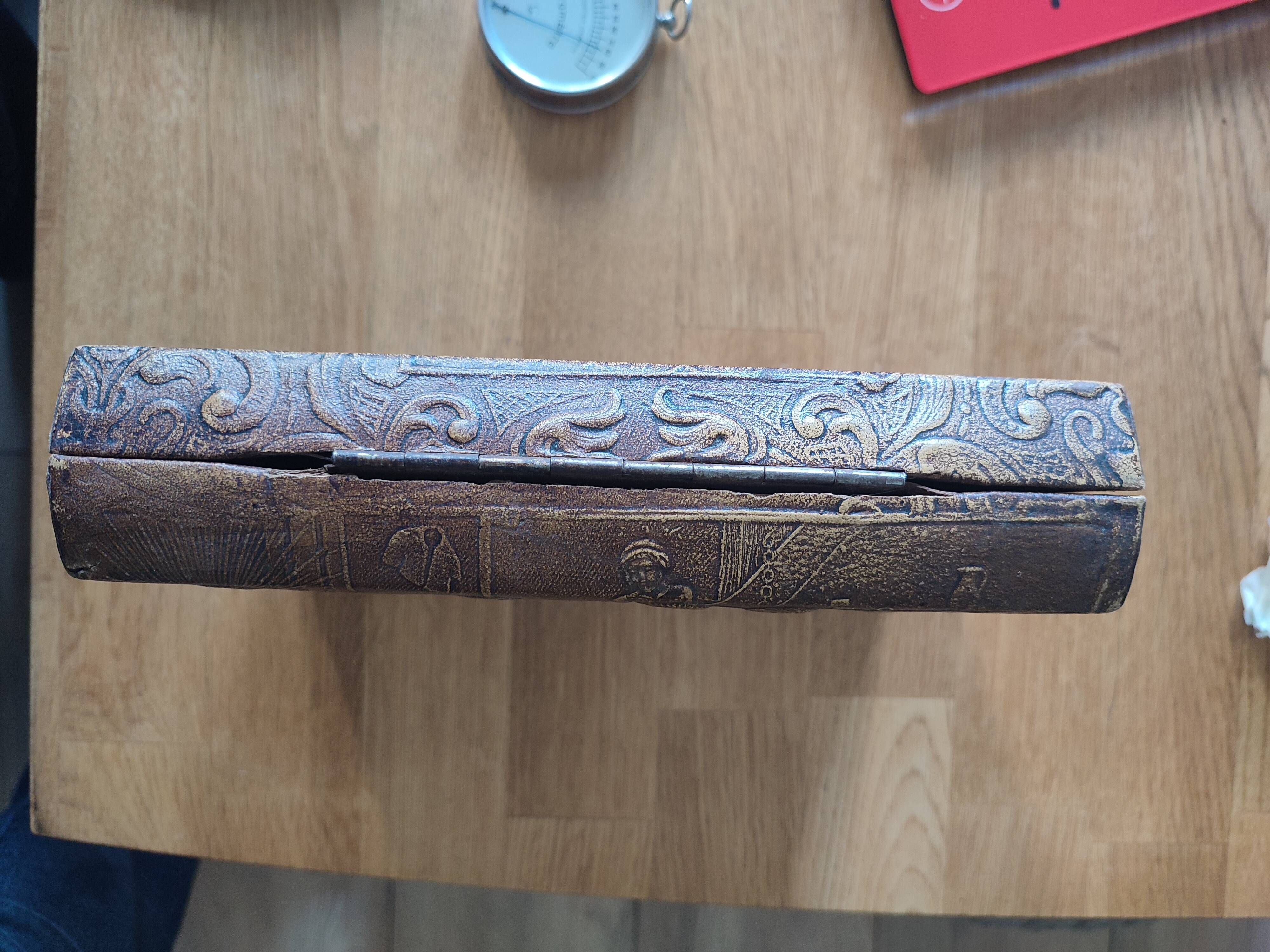 Vintage leather embossed cigar and cigarette box – Mythology theme