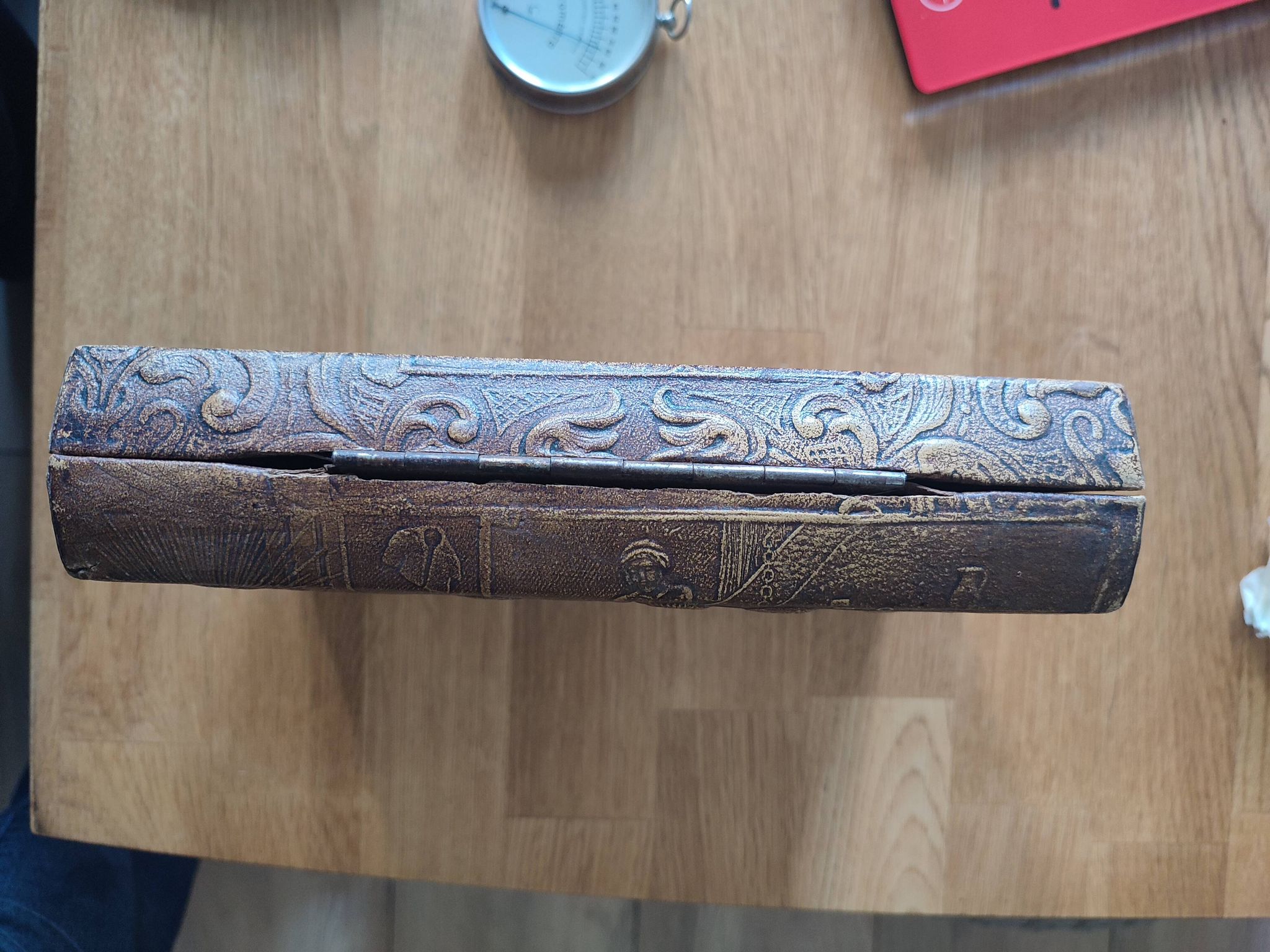 Boîte à cigares et cigarettes vintage en cuir repoussé – Thème Mythologique