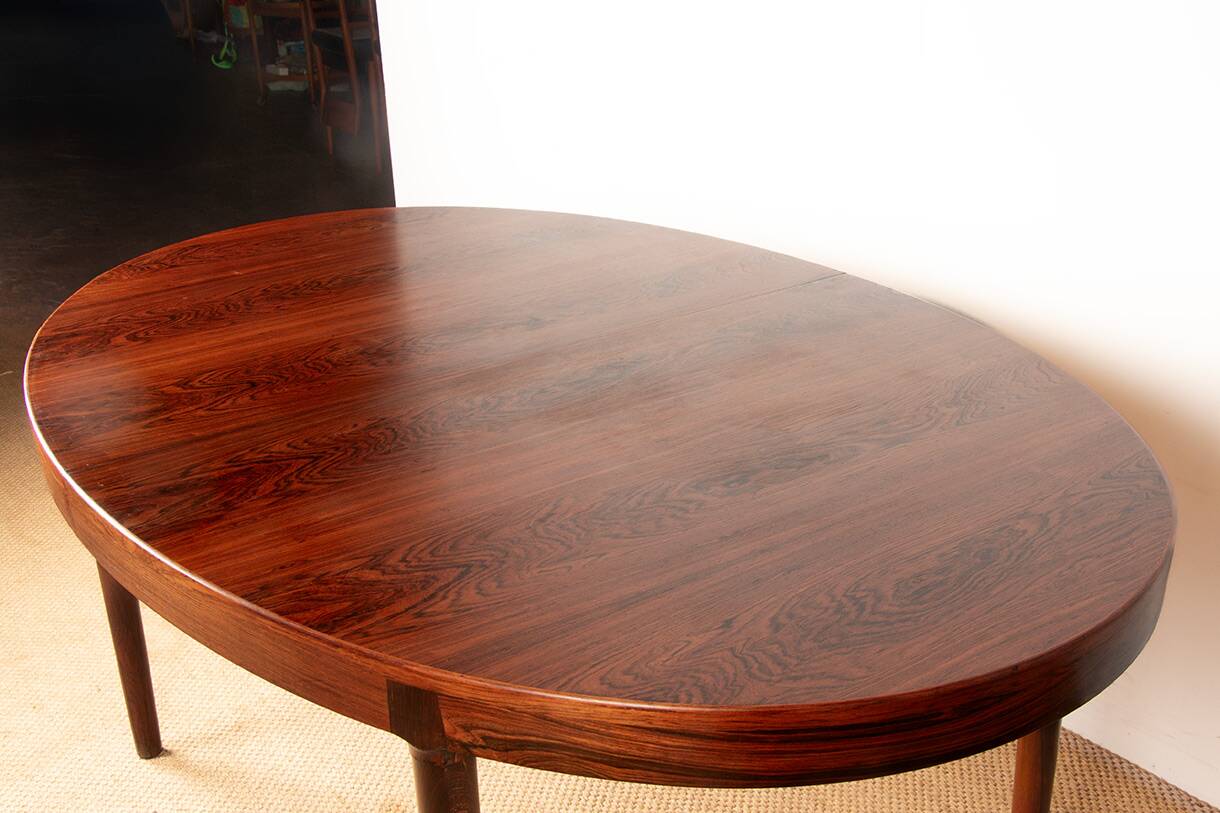 Table de repas, ovale, extensible, Danoise, Palissandre, Harry Ostergaard.