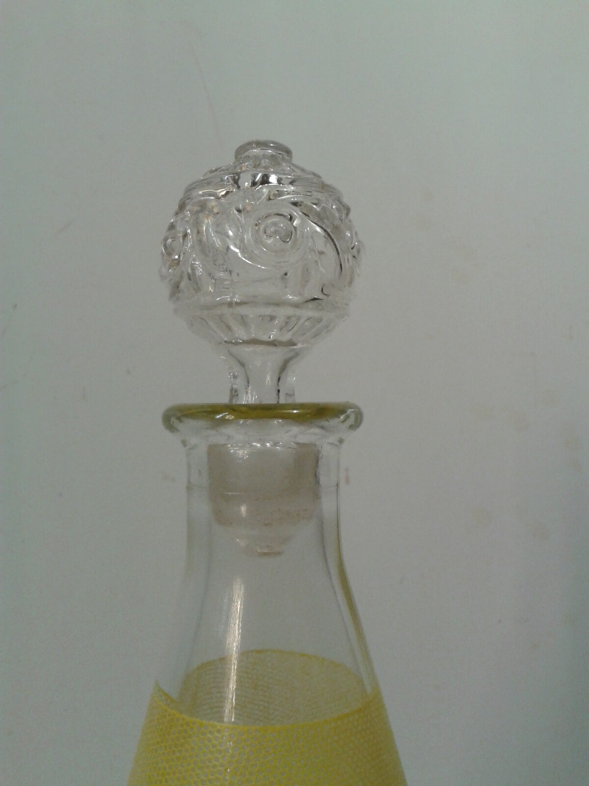 Liquor decanter and its 8 small glasses