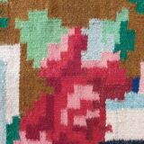 Rug with roses made by hand in Romania
