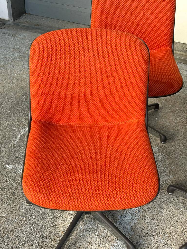 Charles Pollock (1902-1988) Series Of Six Comforto Edition Chairs Circa 1970