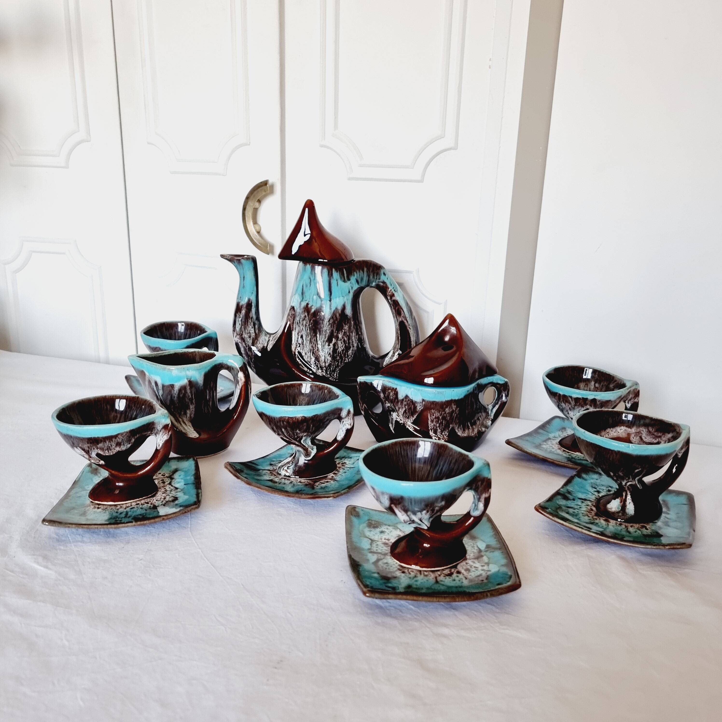 Impressionnant service à café français en céramique de Vallauris, design de style milieu du siècle