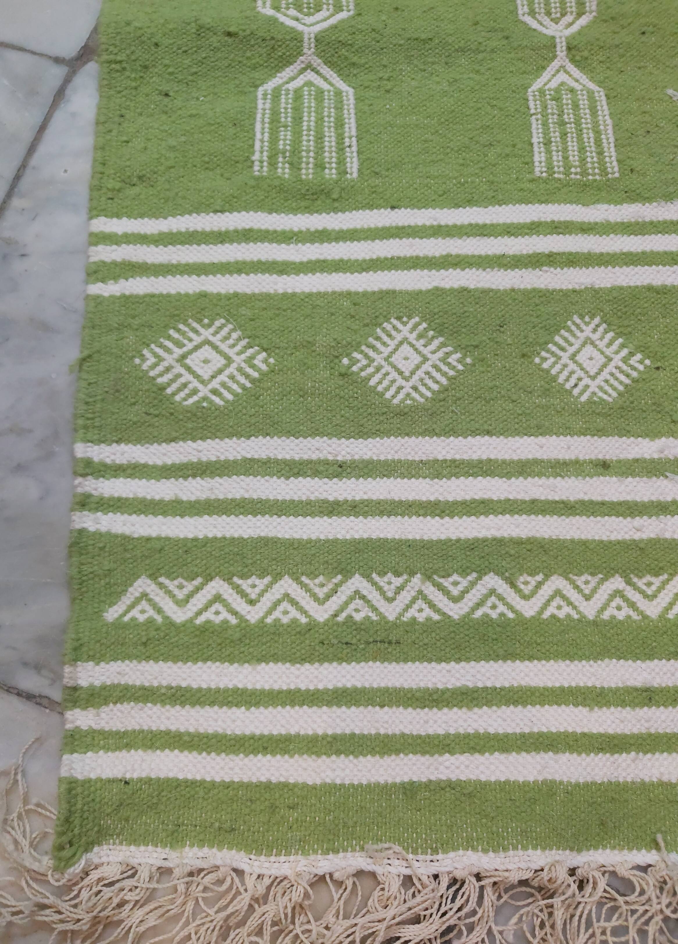 Handmade handmade green and white kilim carpet 60x95cm