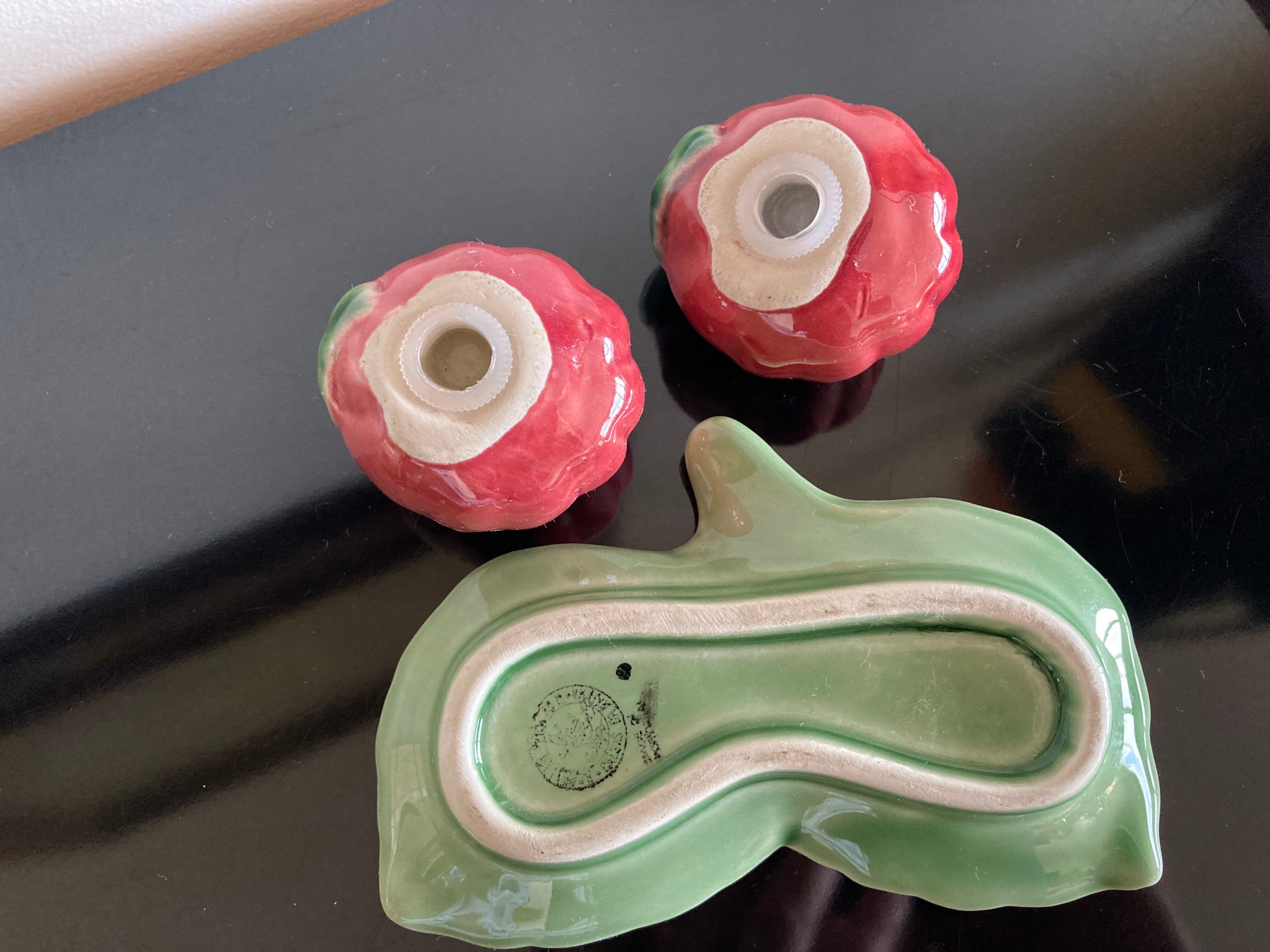 salt and pepper shaker in slurry