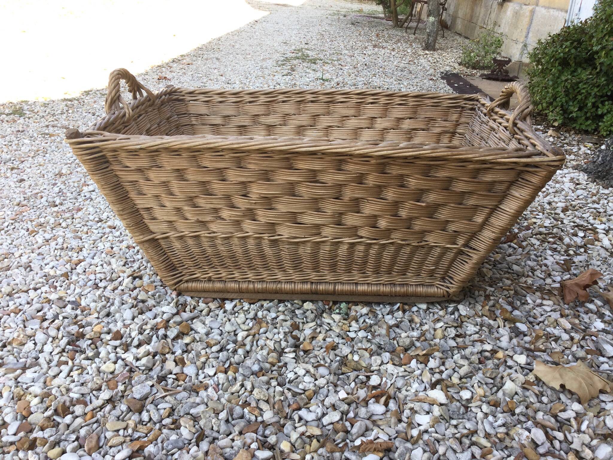 Old basket with 2 handles