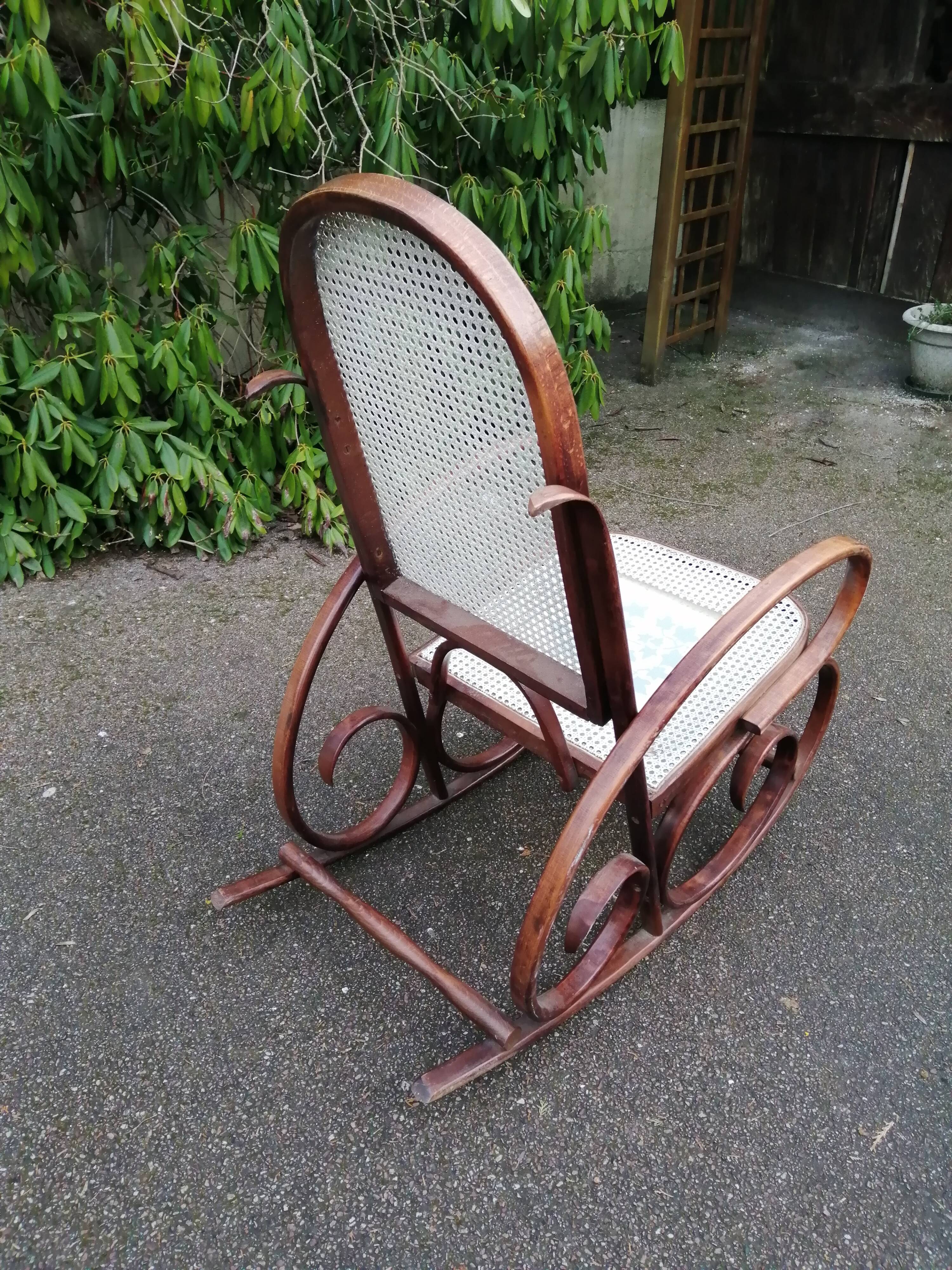 Rocking chair in caning