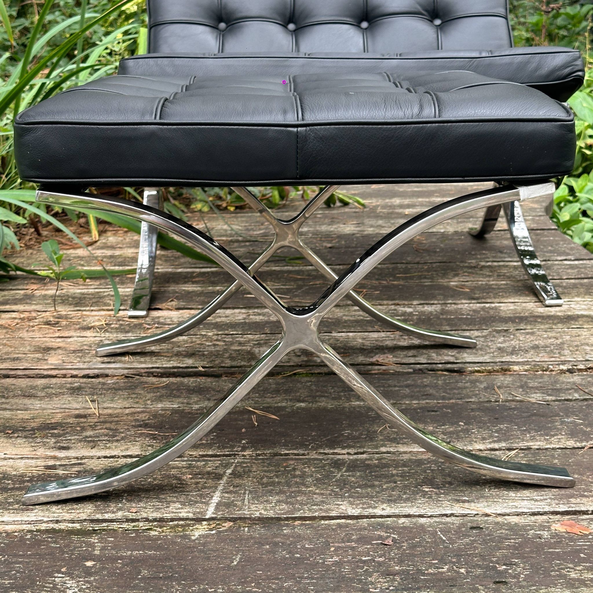 Barcelona armchair with ottoman design Mies Van der Rohe edition Walter Knoll 1980s, Set of 2