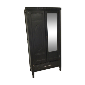 Armoire parisienne