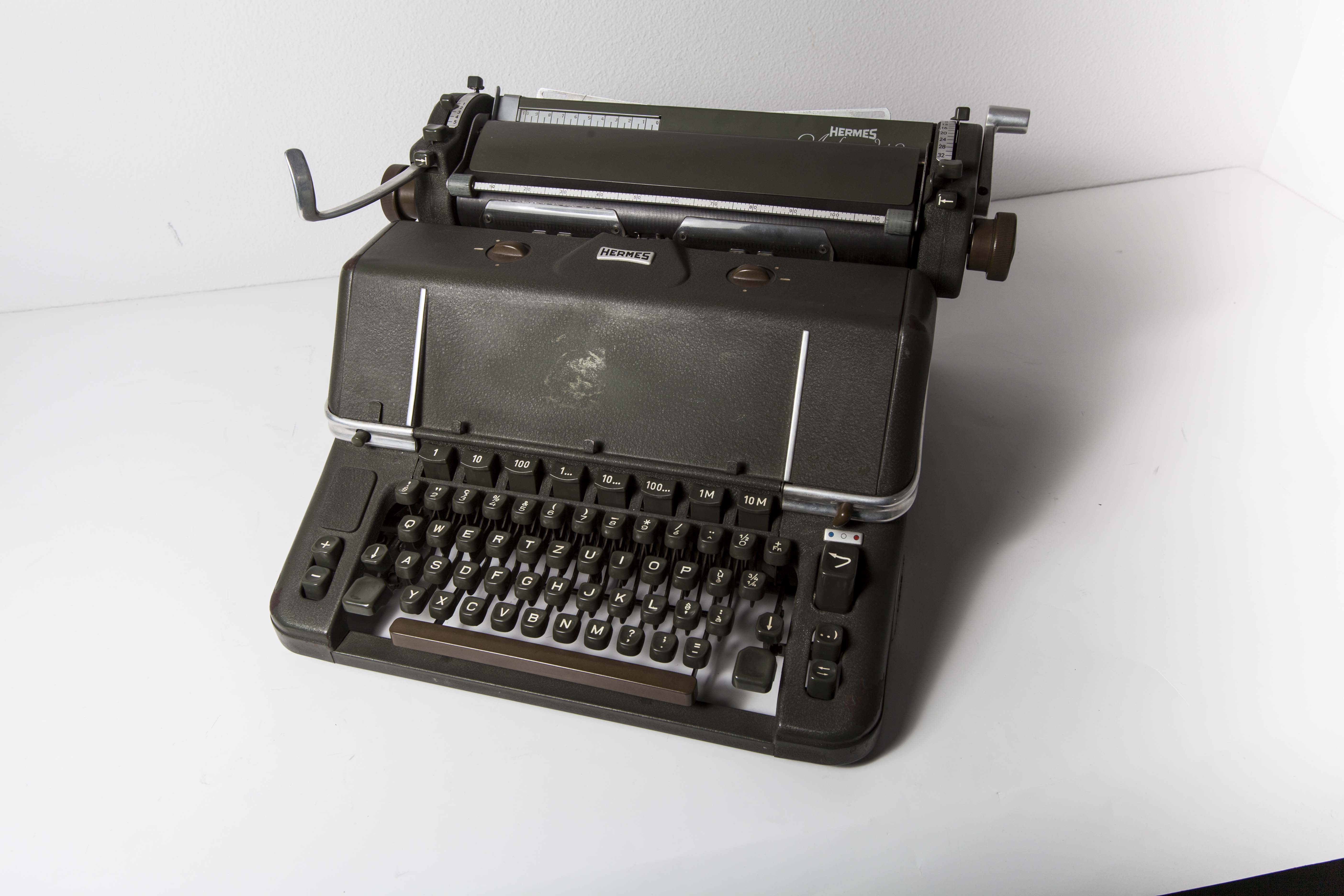 Hermes ambassador typewriter, 1952