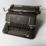 Hermes ambassador typewriter, 1952