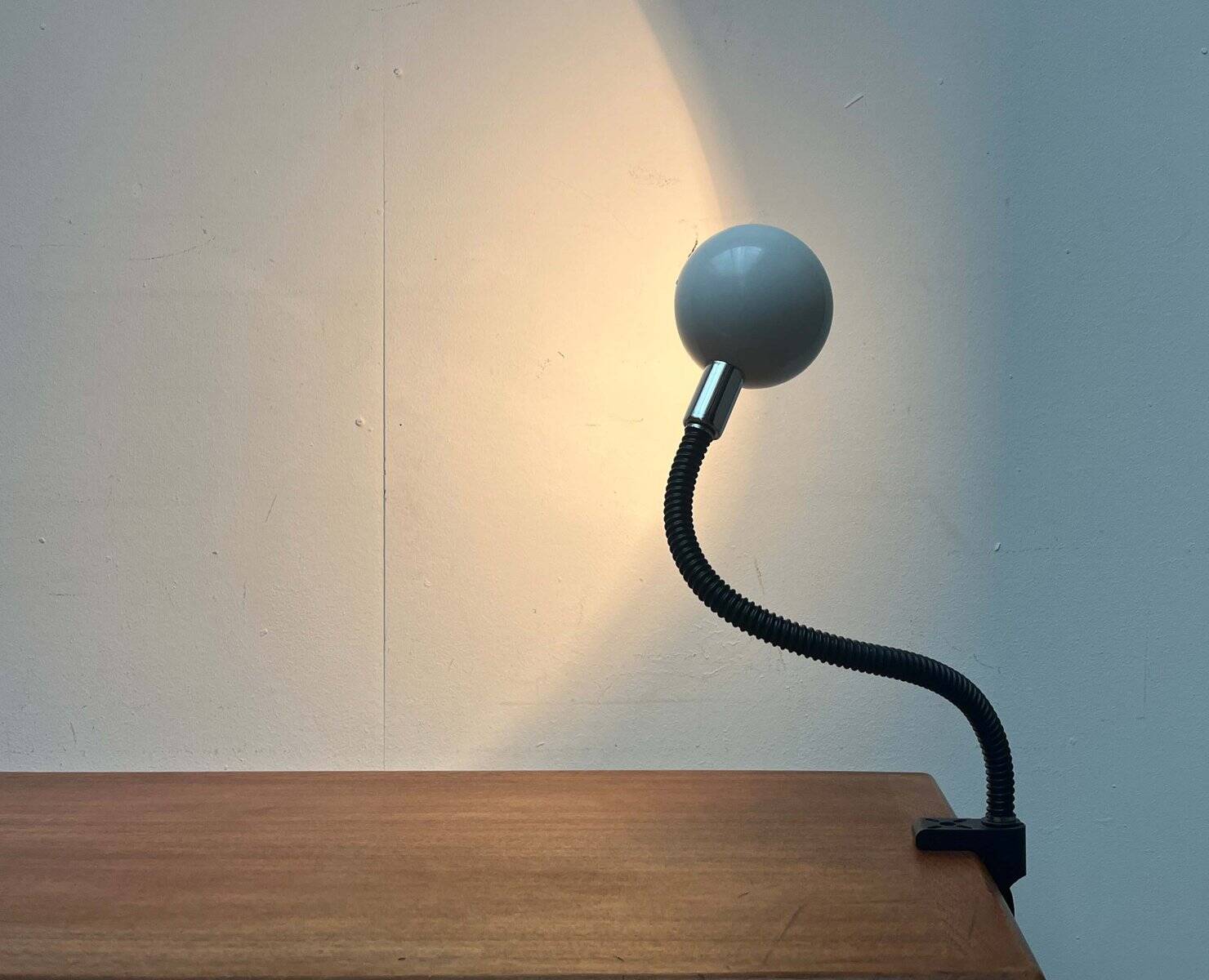 Cobra Snake clamp table lamp from the space age, 1970s