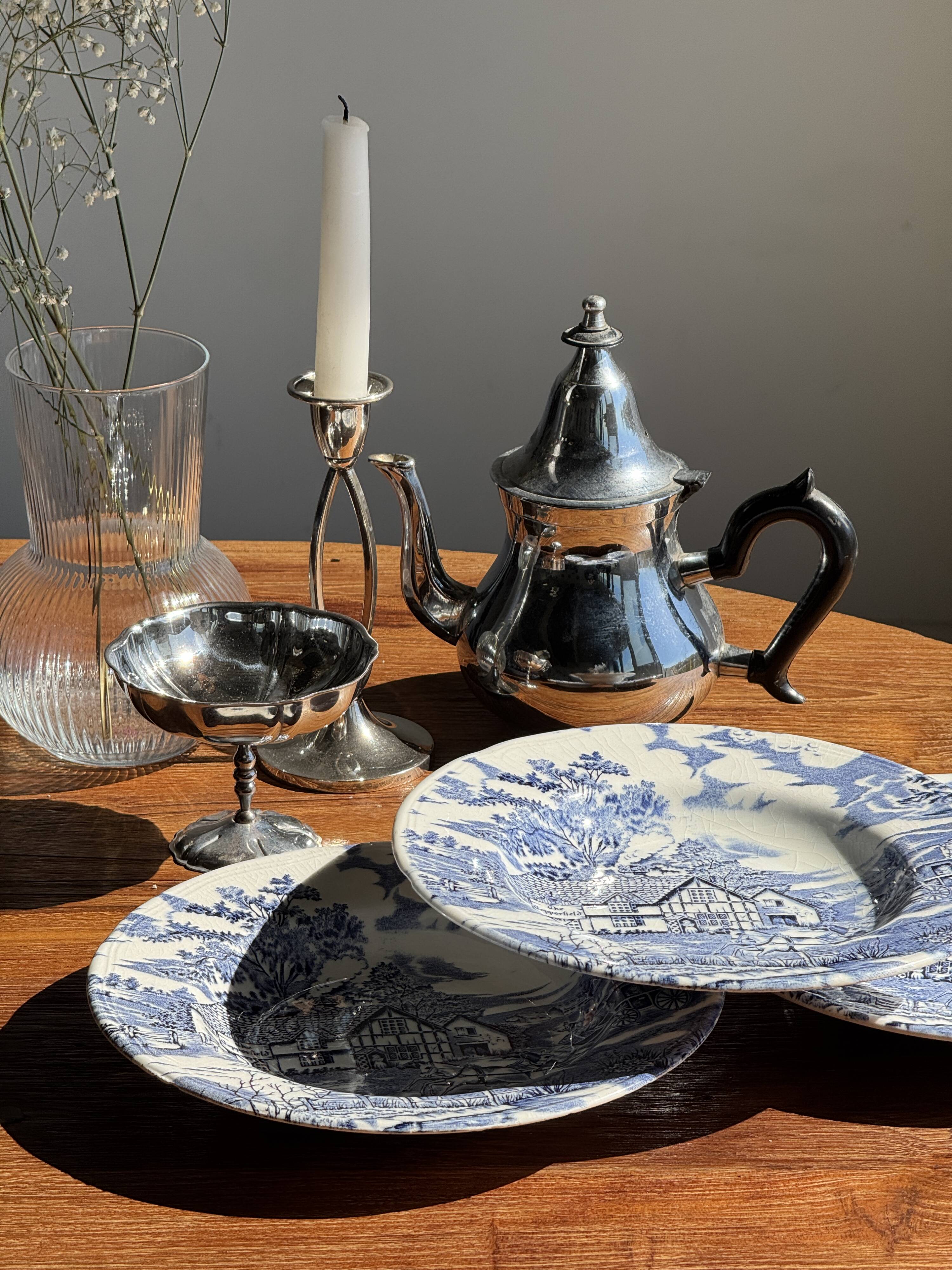 Lot de 5 assiettes anglaises bleues D23