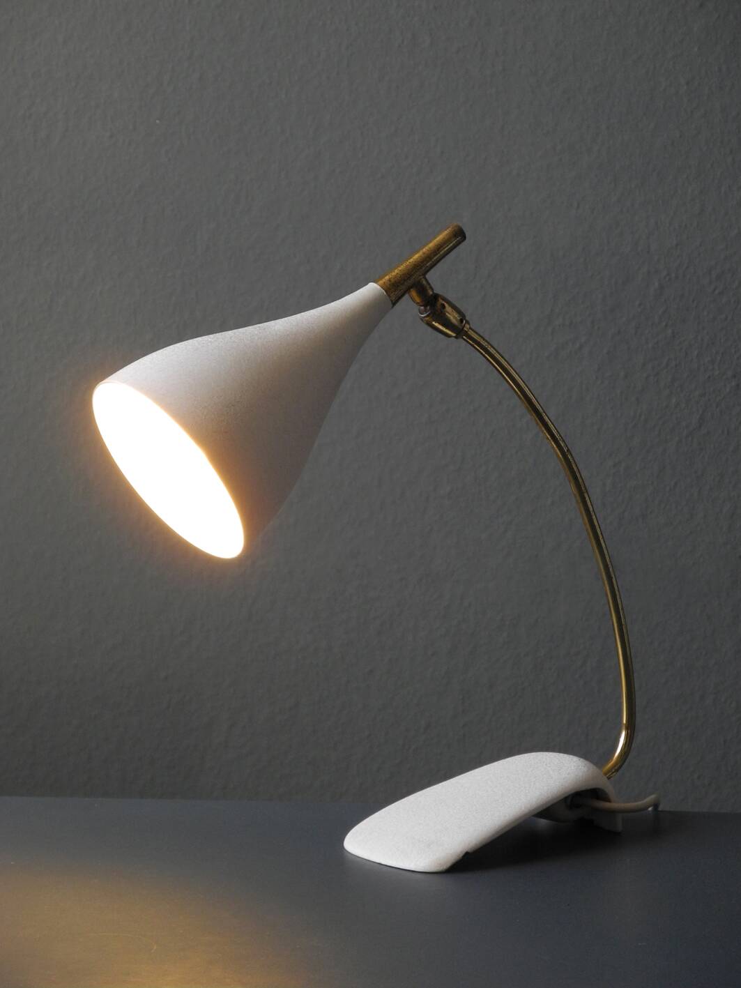 Cosack Mid Century table lamp with beige shrink paint and brass neck