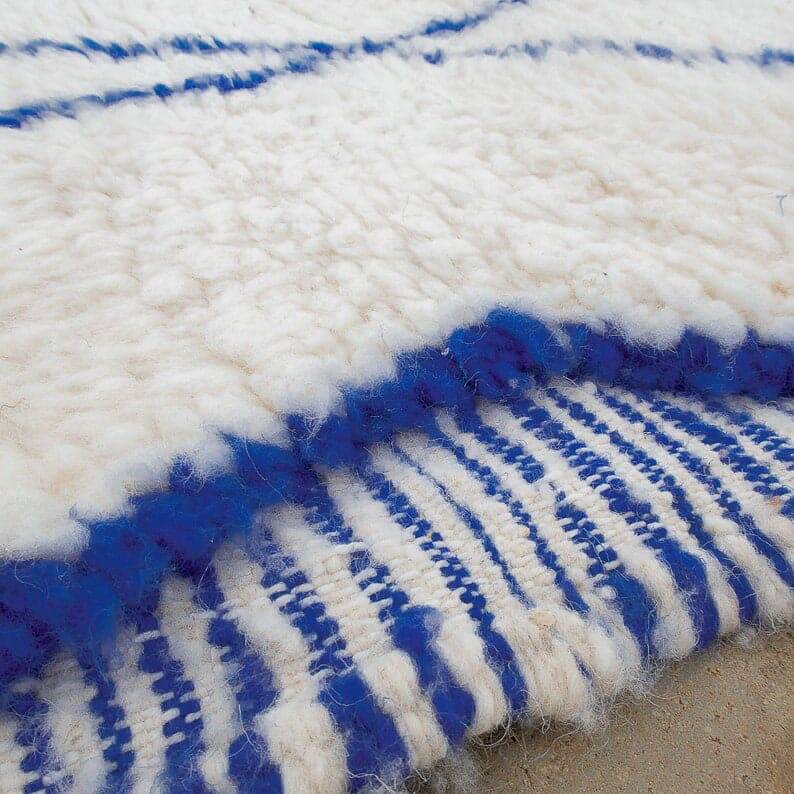 Traditional handwoven pure wool Berber rug size 150/250 cm