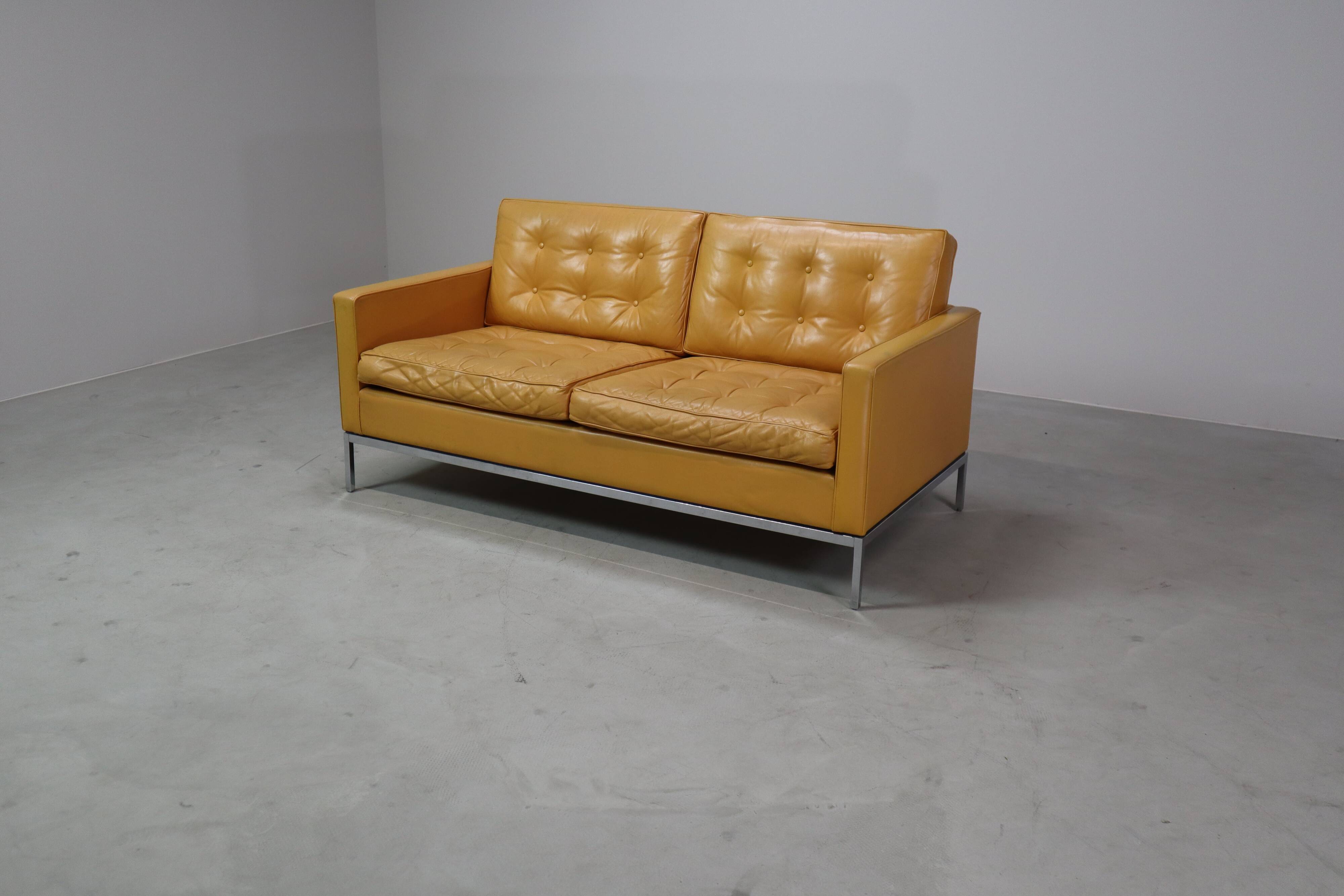 Florence Knoll two-seater sofa in mustard yellow leather, 1970