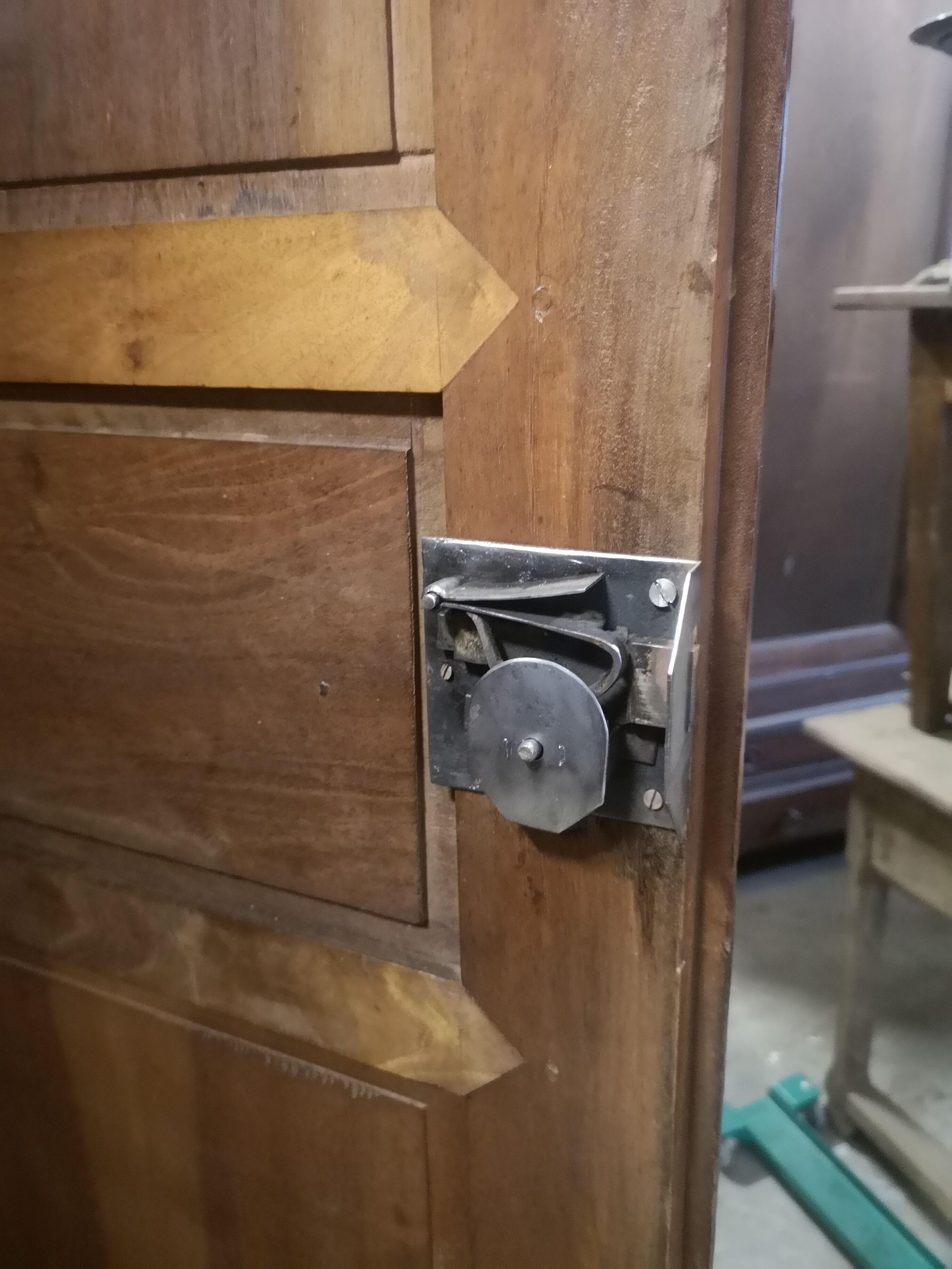 Magnifying glass veneer cabinet