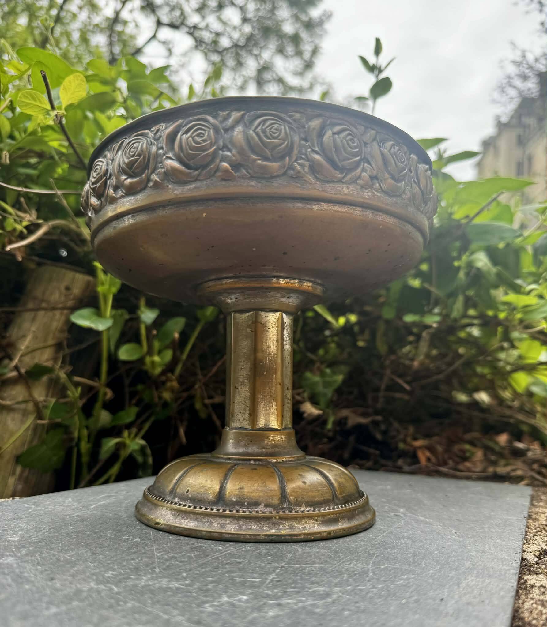 Large Art Nouveau fruit bowl