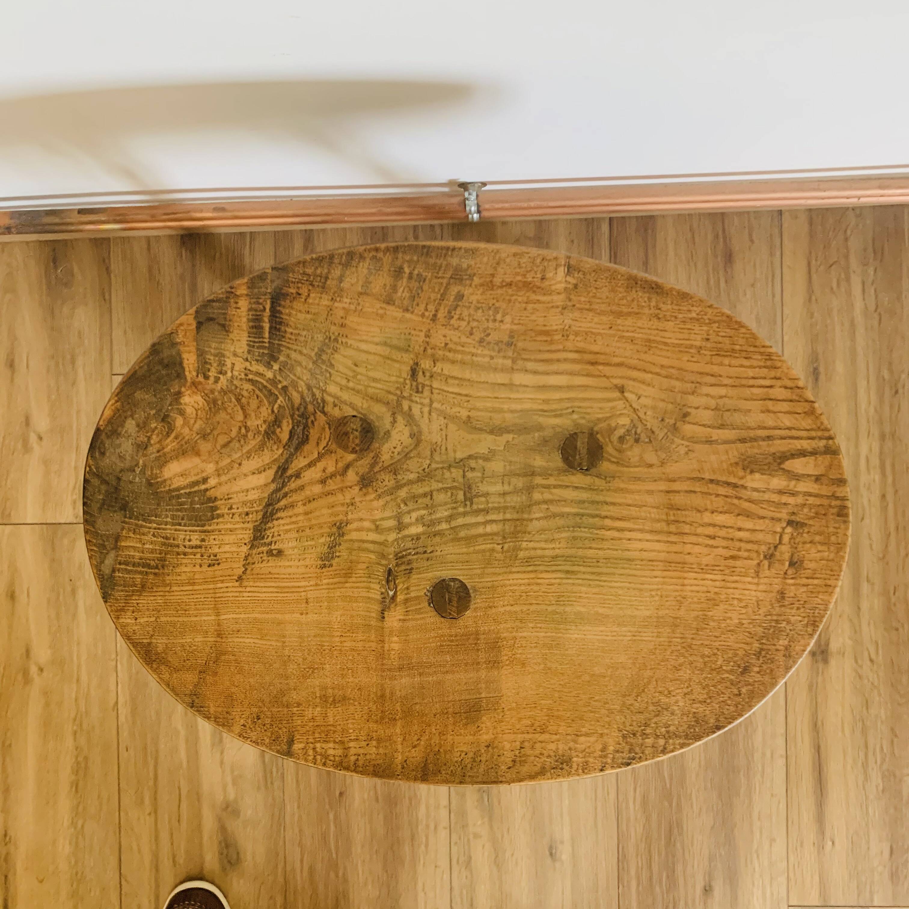 Oval side coffee table