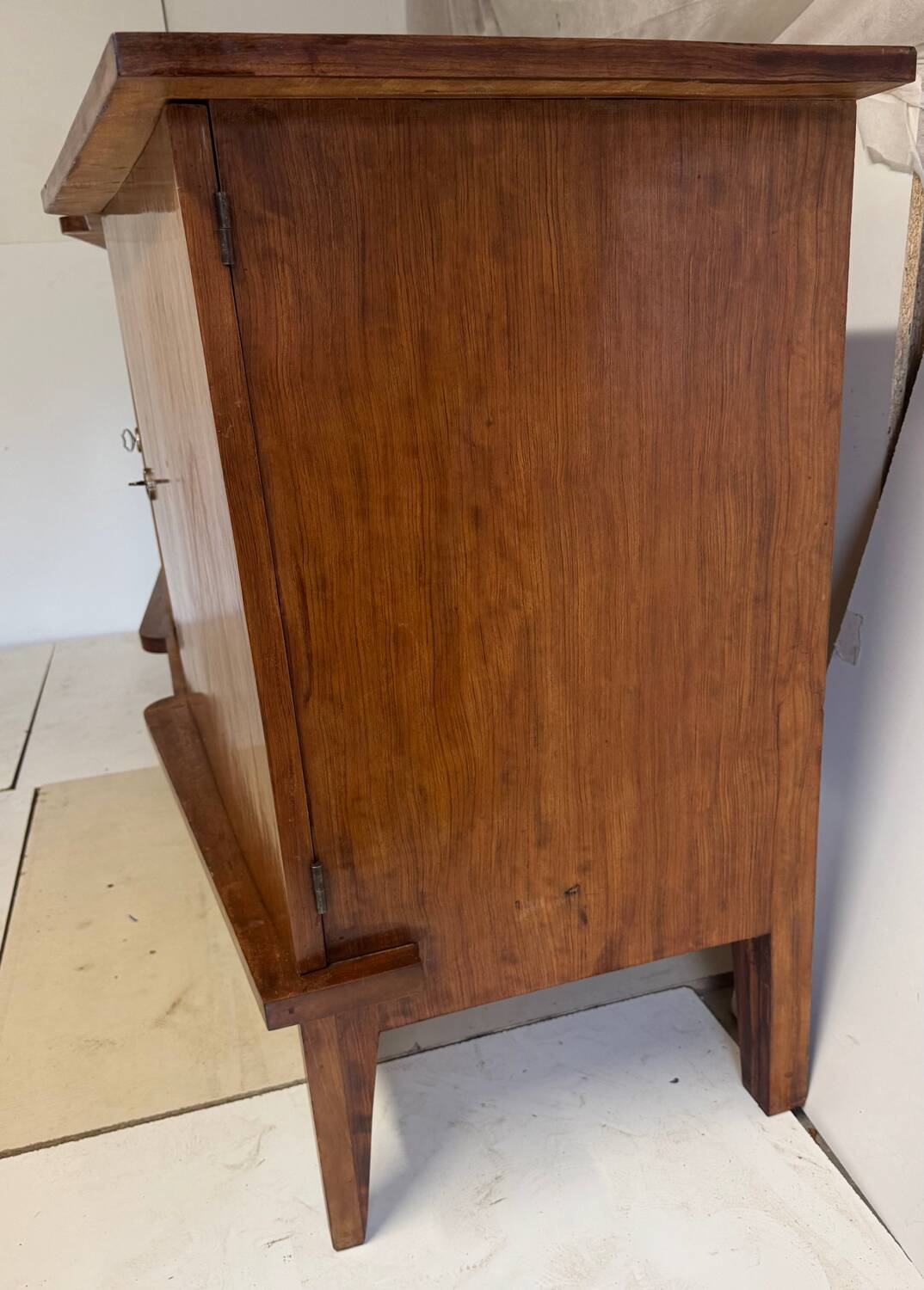 Vintage sideboard with splayed legs