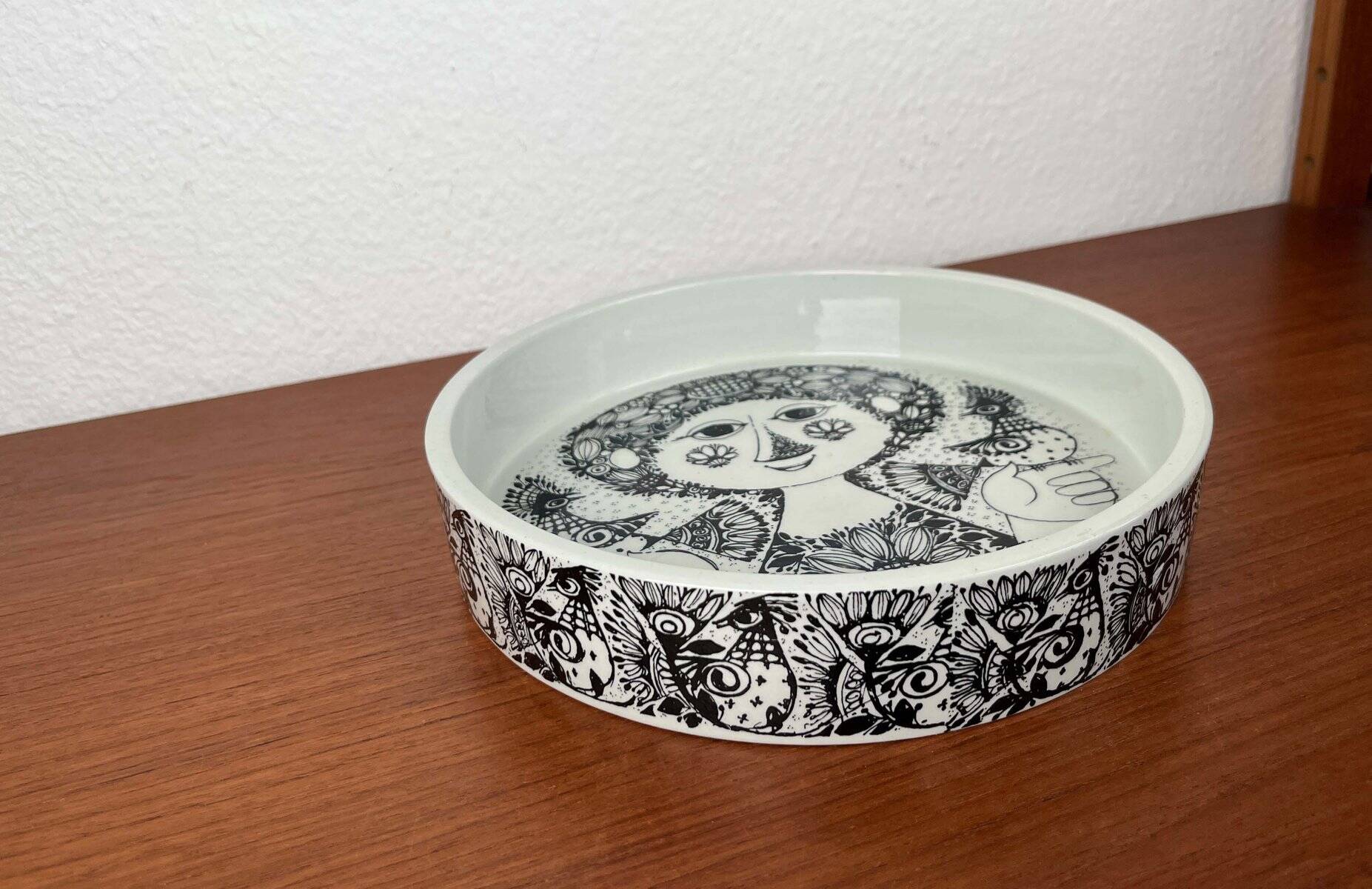 Modern Danish Flora bowl from the mid-century by Bjørn Wiinblad for Nymölle, Denmark, 1960s.